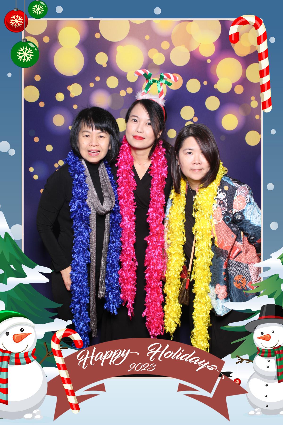 Rothmans Year End Celebration  | View more photos from the event at gallery.myselfiemirror.ca/u/romanmyselfiemirrorca/Rothmans-Year-End-Celebration