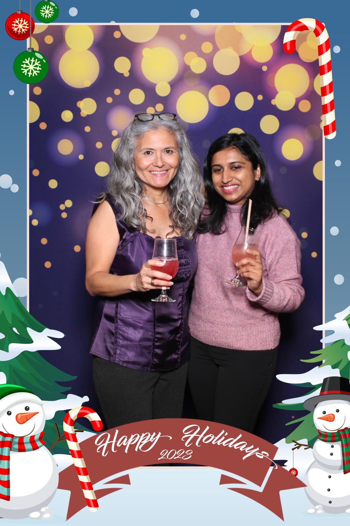 Rothmans Year End Celebration  | View more photos from the event at gallery.myselfiemirror.ca/u/romanmyselfiemirrorca/Rothmans-Year-End-Celebration