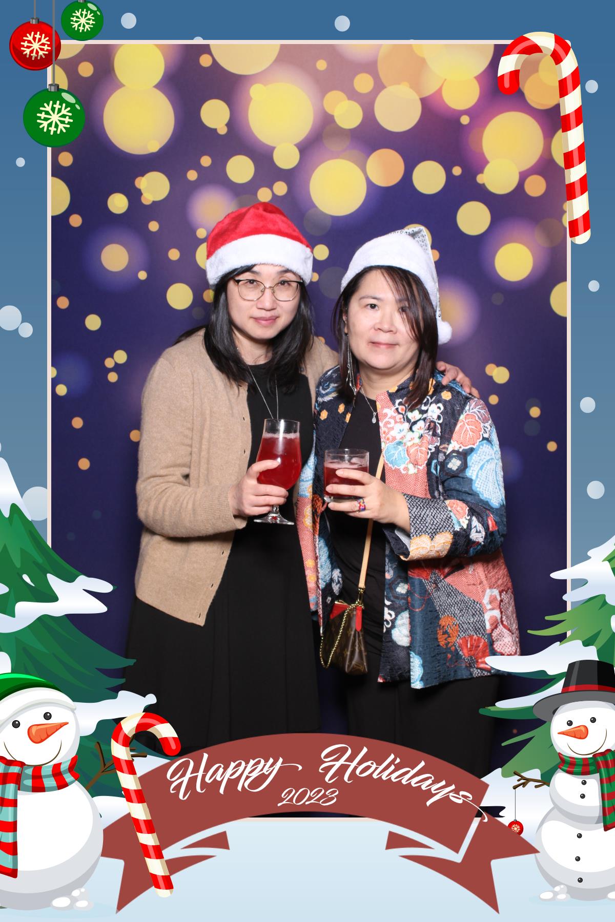 Rothmans Year End Celebration  | View more photos from the event at gallery.myselfiemirror.ca/u/romanmyselfiemirrorca/Rothmans-Year-End-Celebration
