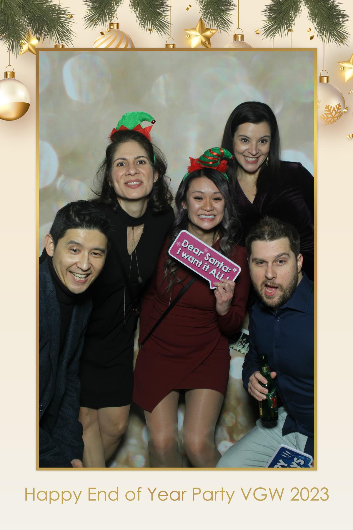 VGW End of Year Party | View more photos from the event at gallery.myselfiemirror.ca/u/romanmyselfiemirrorca/VGW-End-of-Year-Party