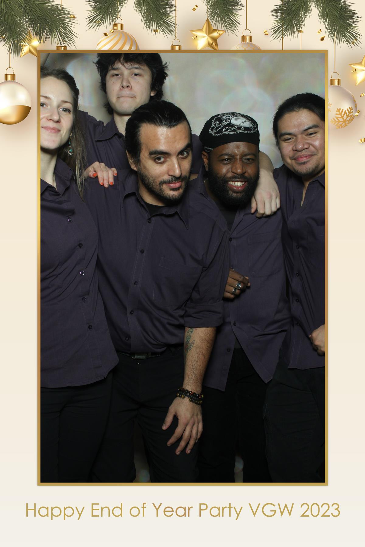 VGW End of Year Party | View more photos from the event at gallery.myselfiemirror.ca/u/romanmyselfiemirrorca/VGW-End-of-Year-Party