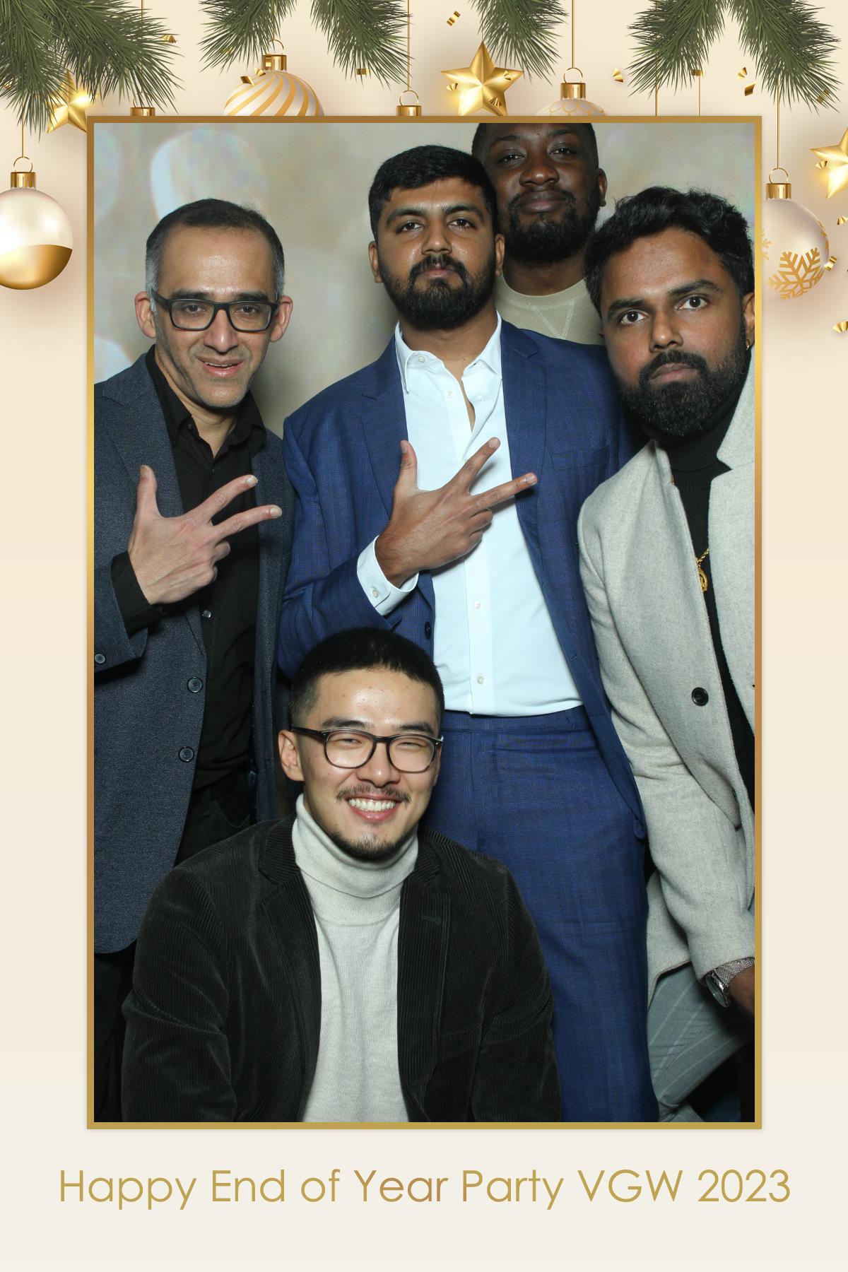 VGW End of Year Party | View more photos from the event at gallery.myselfiemirror.ca/u/romanmyselfiemirrorca/VGW-End-of-Year-Party