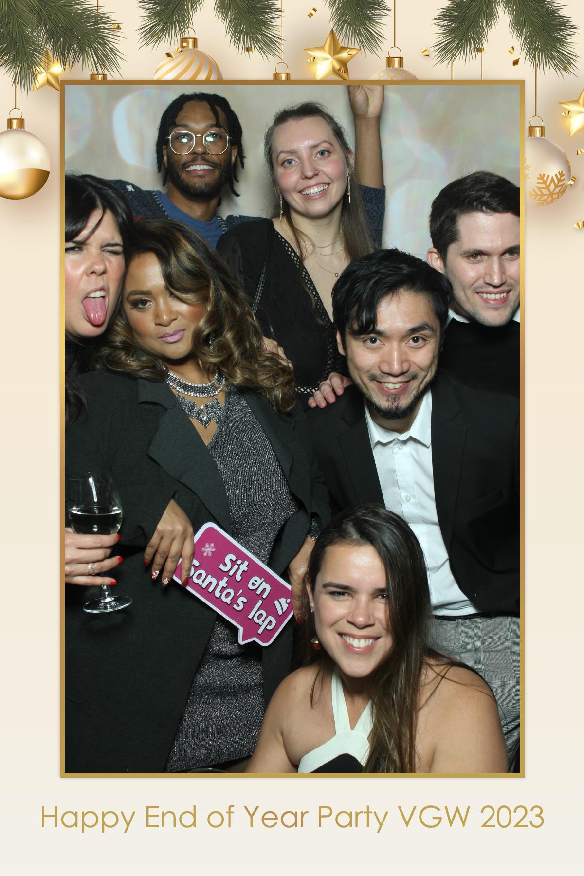 VGW End of Year Party | View more photos from the event at gallery.myselfiemirror.ca/u/romanmyselfiemirrorca/VGW-End-of-Year-Party