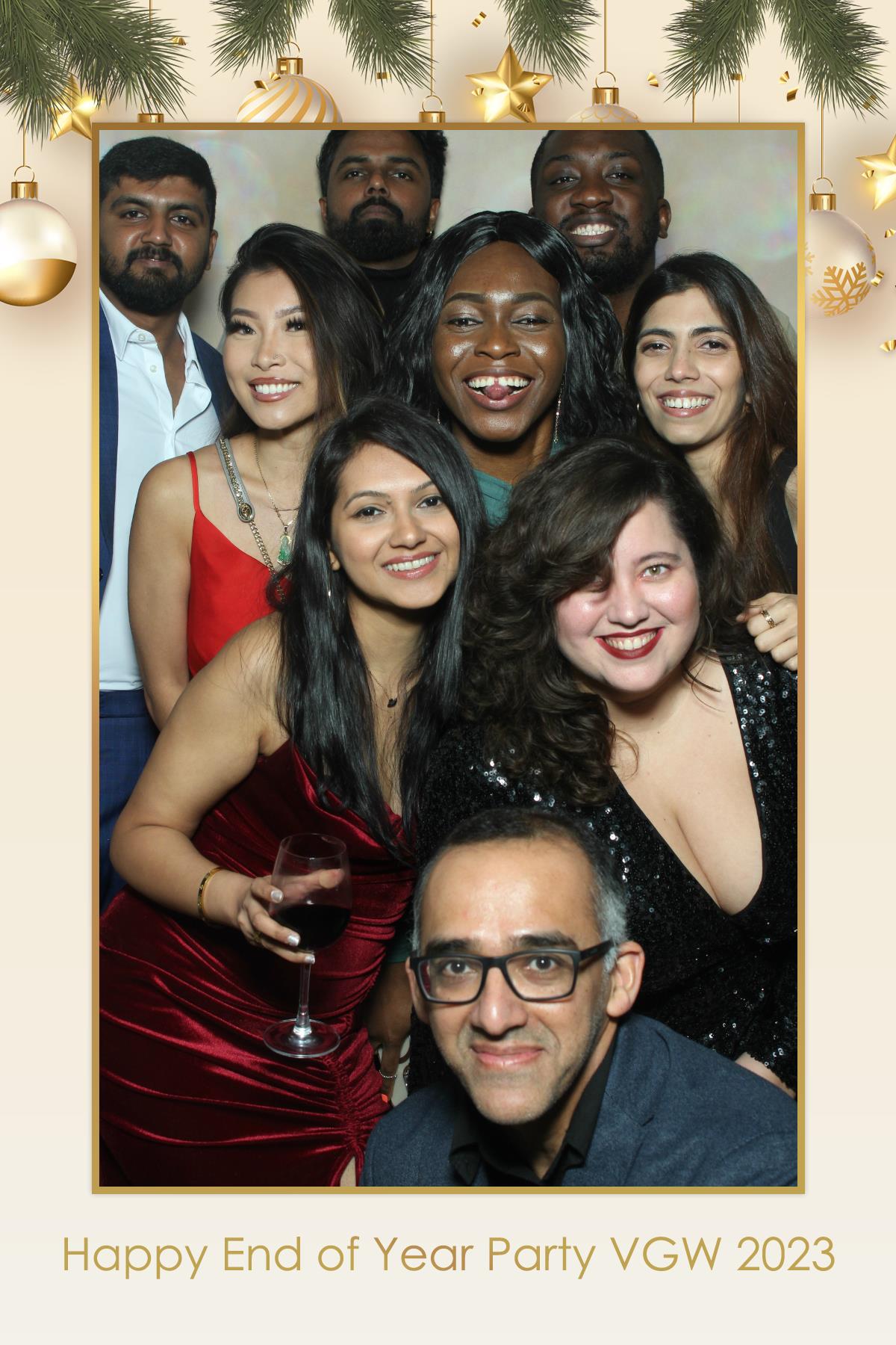 VGW End of Year Party | View more photos from the event at gallery.myselfiemirror.ca/u/romanmyselfiemirrorca/VGW-End-of-Year-Party