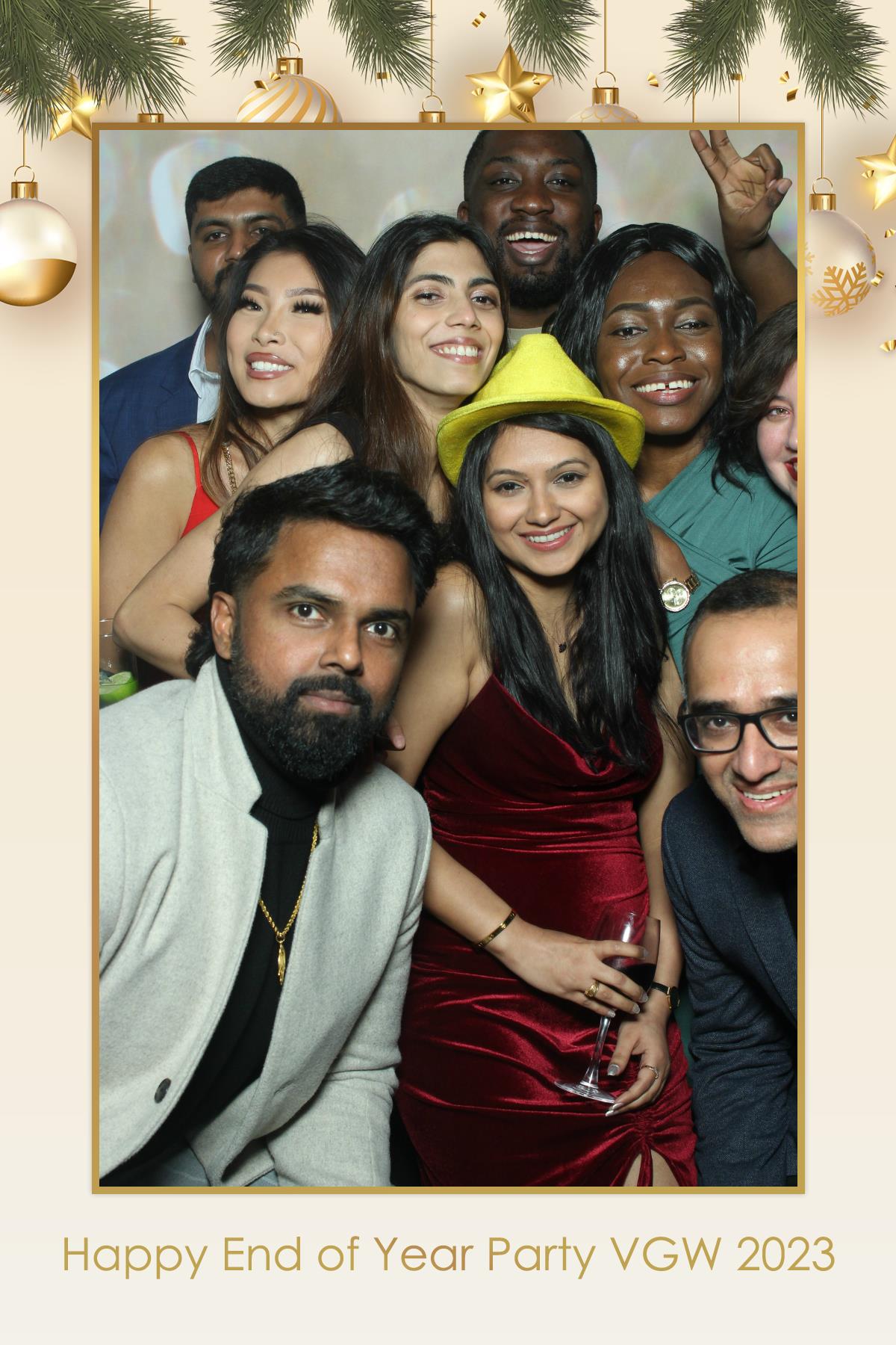 VGW End of Year Party | View more photos from the event at gallery.myselfiemirror.ca/u/romanmyselfiemirrorca/VGW-End-of-Year-Party