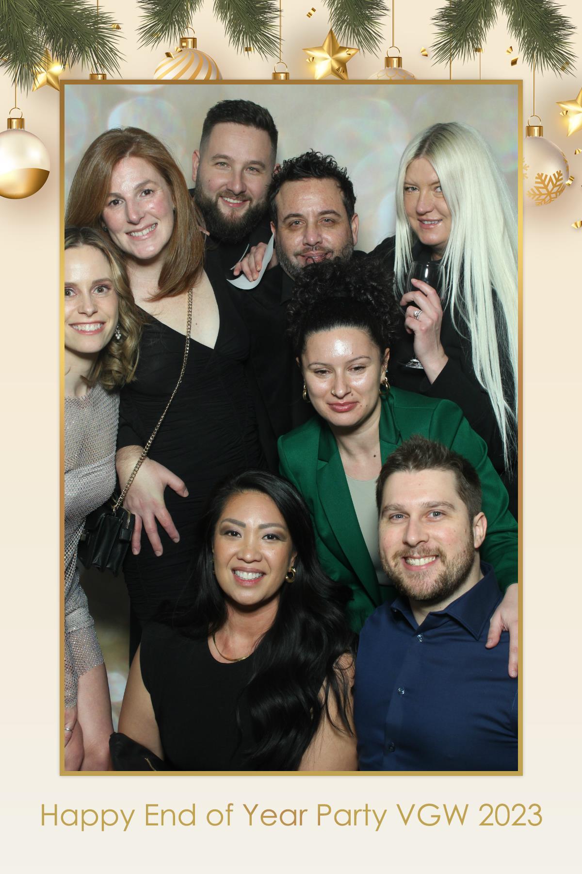 VGW End of Year Party | View more photos from the event at gallery.myselfiemirror.ca/u/romanmyselfiemirrorca/VGW-End-of-Year-Party