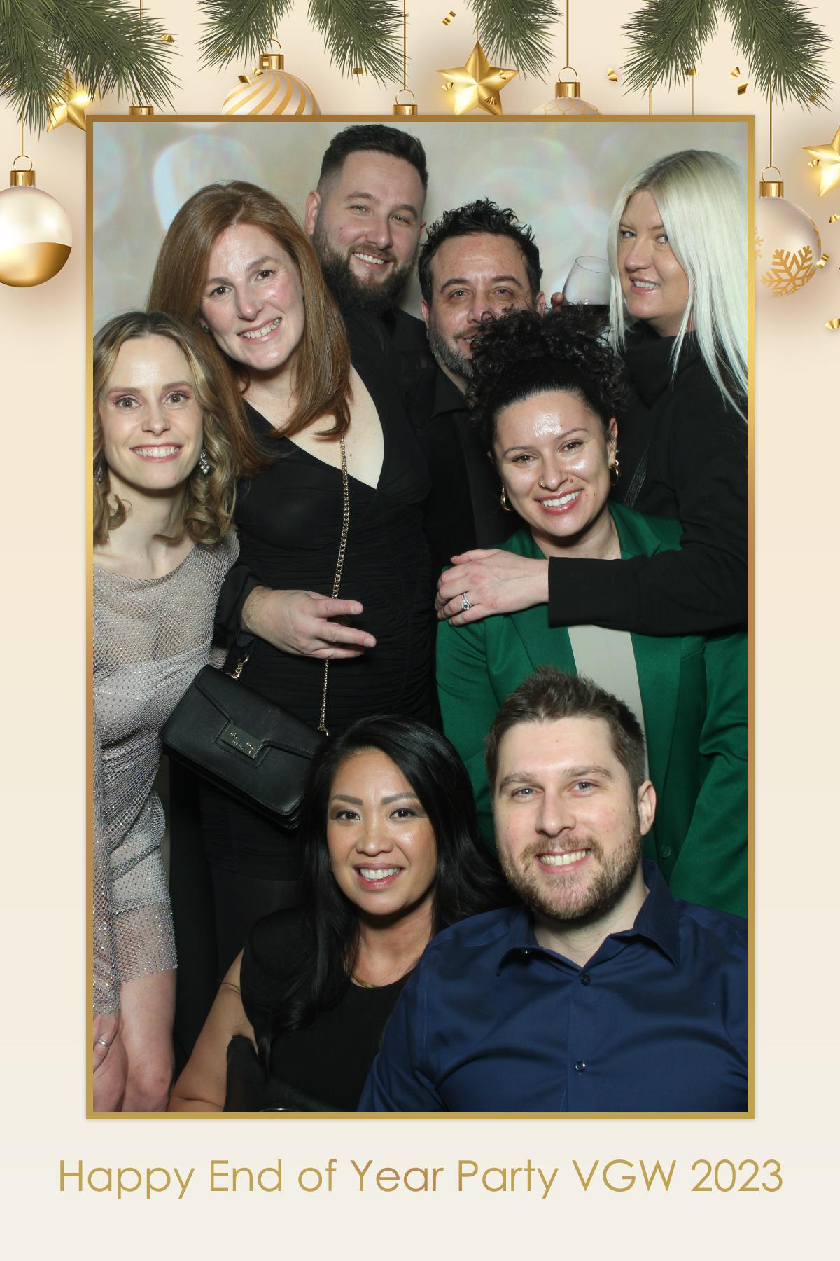 VGW End of Year Party | View more photos from the event at gallery.myselfiemirror.ca/u/romanmyselfiemirrorca/VGW-End-of-Year-Party