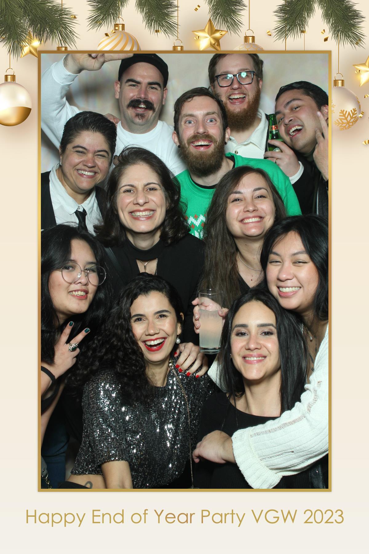 VGW End of Year Party | View more photos from the event at gallery.myselfiemirror.ca/u/romanmyselfiemirrorca/VGW-End-of-Year-Party