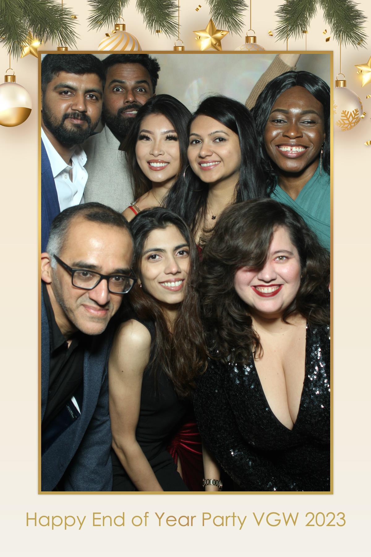 VGW End of Year Party | View more photos from the event at gallery.myselfiemirror.ca/u/romanmyselfiemirrorca/VGW-End-of-Year-Party