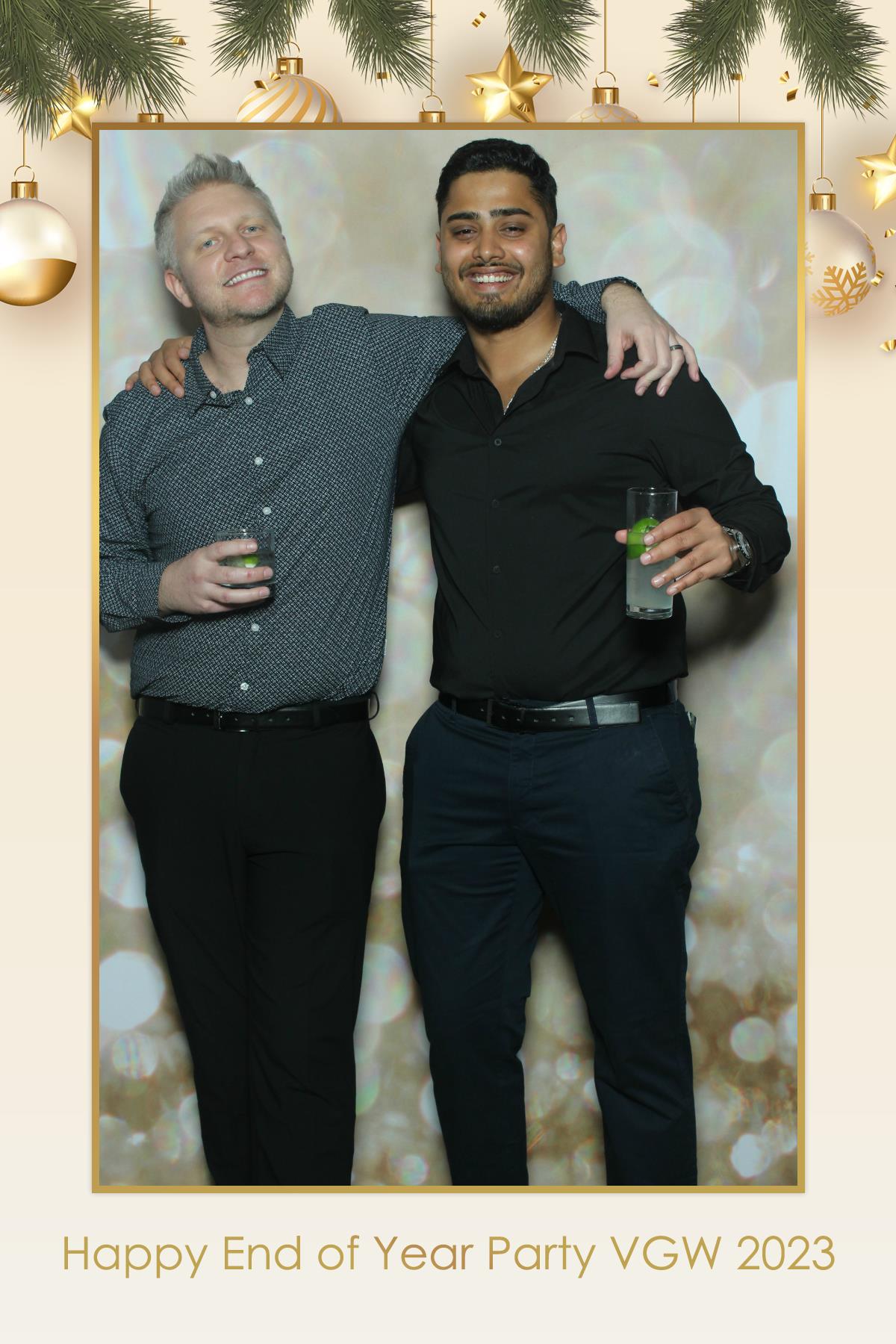 VGW End of Year Party | View more photos from the event at gallery.myselfiemirror.ca/u/romanmyselfiemirrorca/VGW-End-of-Year-Party