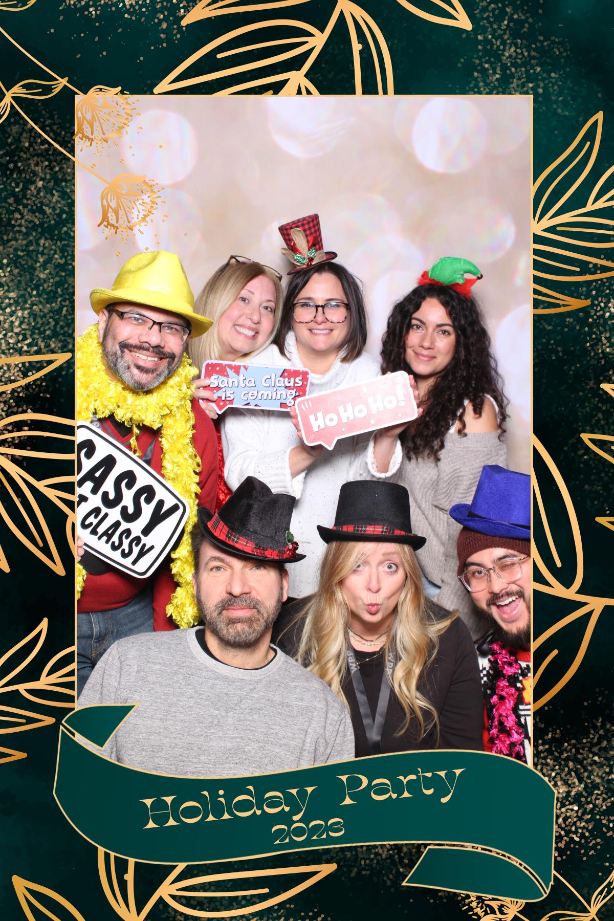 VMLY&R Holiday Party | View more photos from the event at gallery.myselfiemirror.ca/u/romanmyselfiemirrorca/VMLYR-Holiday-Party