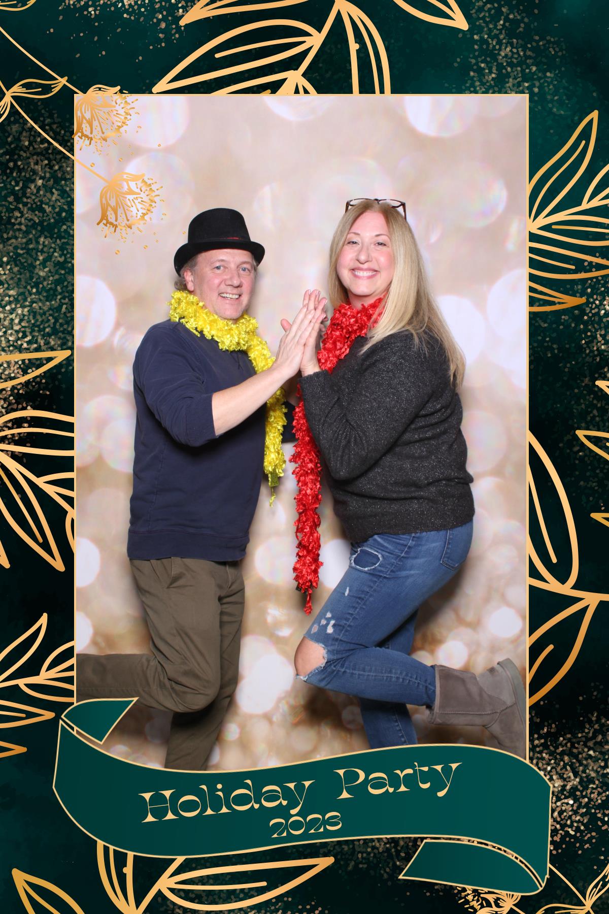 VMLY&R Holiday Party | View more photos from the event at gallery.myselfiemirror.ca/u/romanmyselfiemirrorca/VMLYR-Holiday-Party