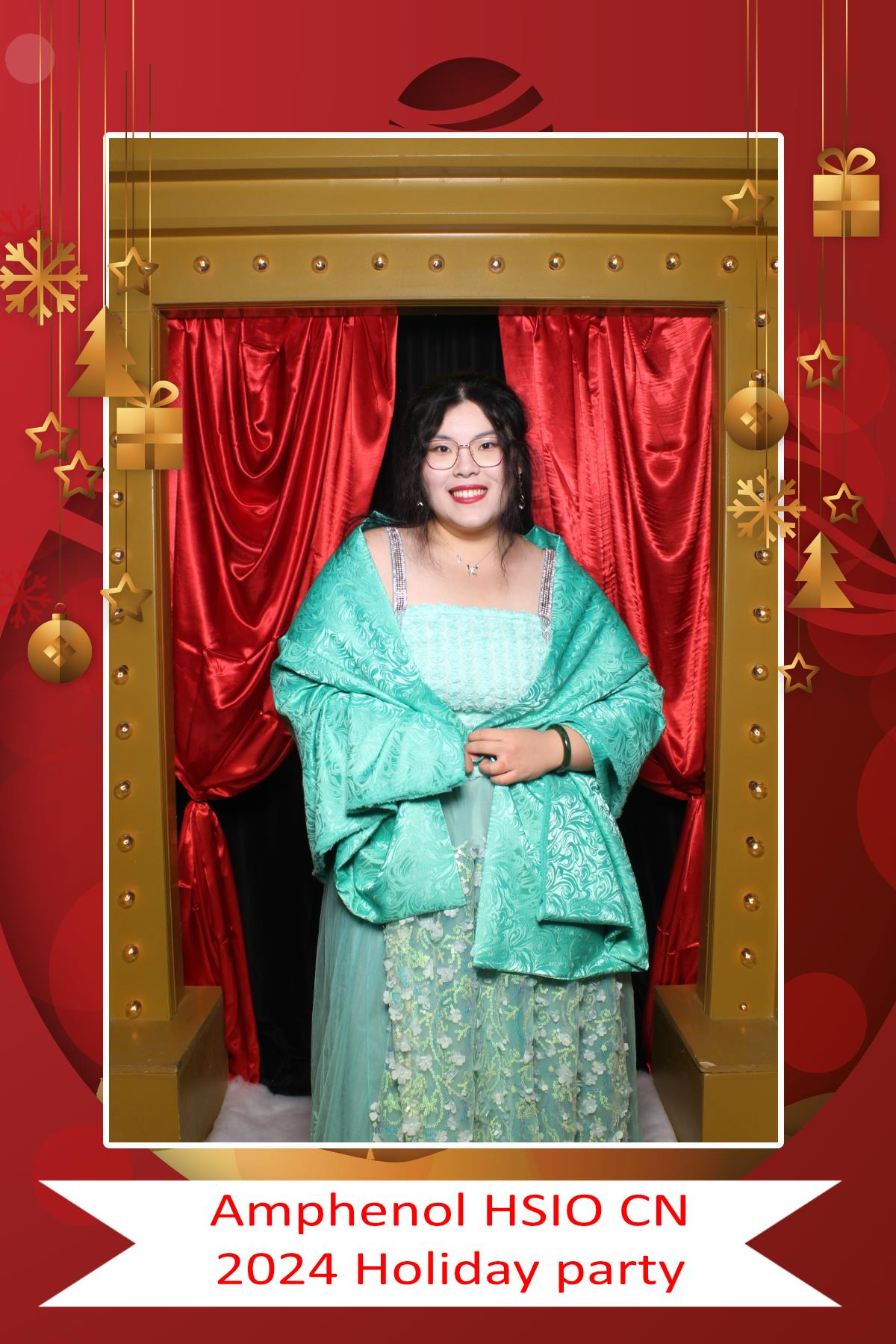 Amphenol HSIO CN Holiday Party | View more photos from the event at gallery.myselfiemirror.ca/u/romanmyselfiemirrorca/Amphenol-HSIO-CN-Holiday-Party