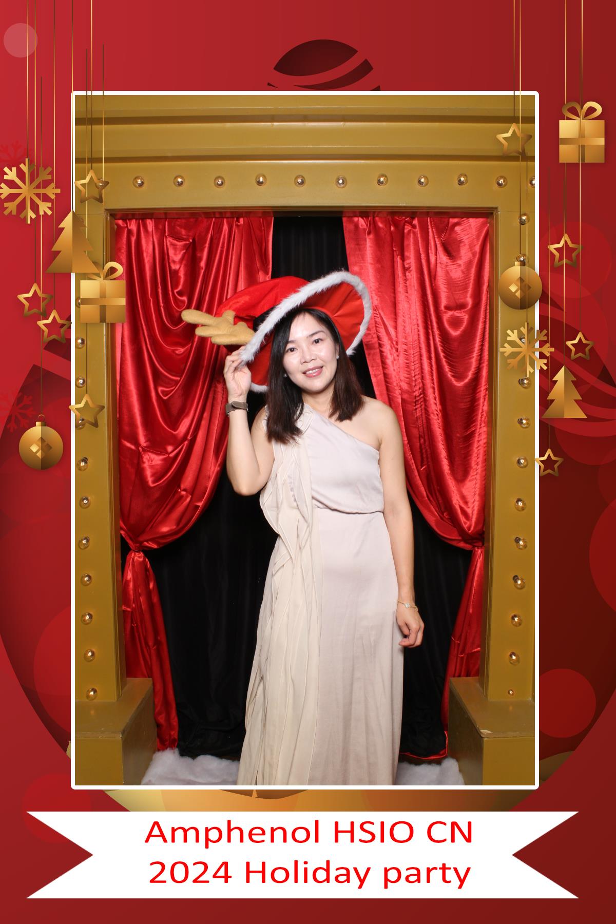 Amphenol HSIO CN Holiday Party | View more photos from the event at gallery.myselfiemirror.ca/u/romanmyselfiemirrorca/Amphenol-HSIO-CN-Holiday-Party