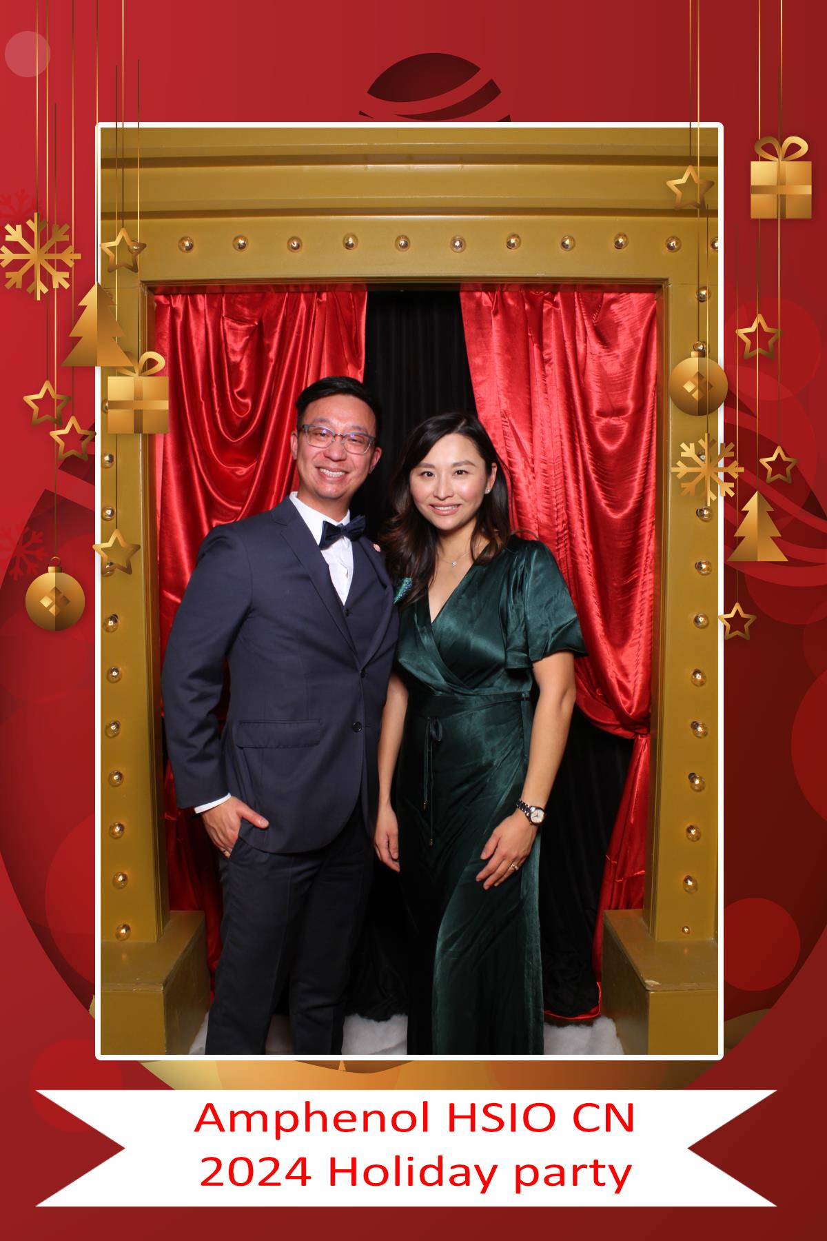 Amphenol HSIO CN Holiday Party | View more photos from the event at gallery.myselfiemirror.ca/u/romanmyselfiemirrorca/Amphenol-HSIO-CN-Holiday-Party