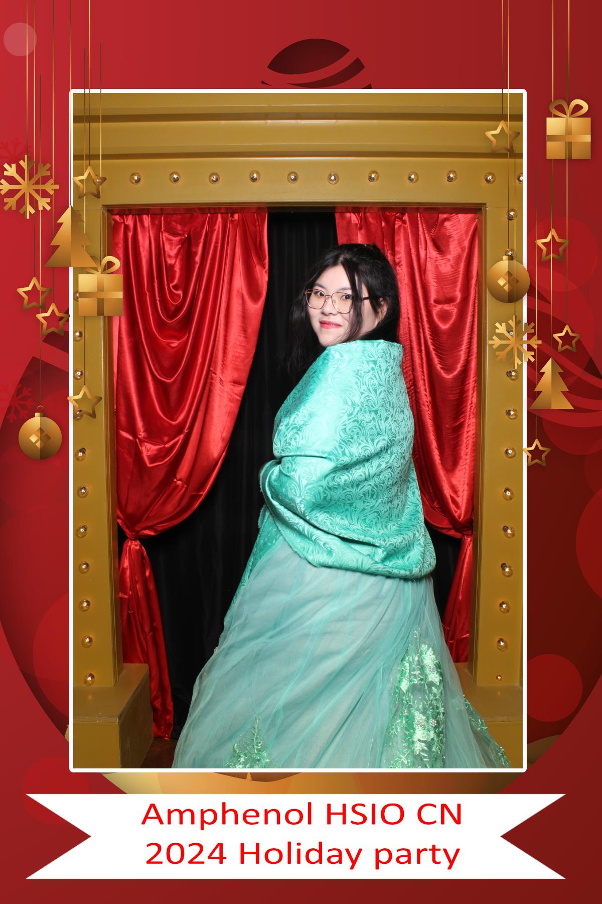 Amphenol HSIO CN Holiday Party | View more photos from the event at gallery.myselfiemirror.ca/u/romanmyselfiemirrorca/Amphenol-HSIO-CN-Holiday-Party