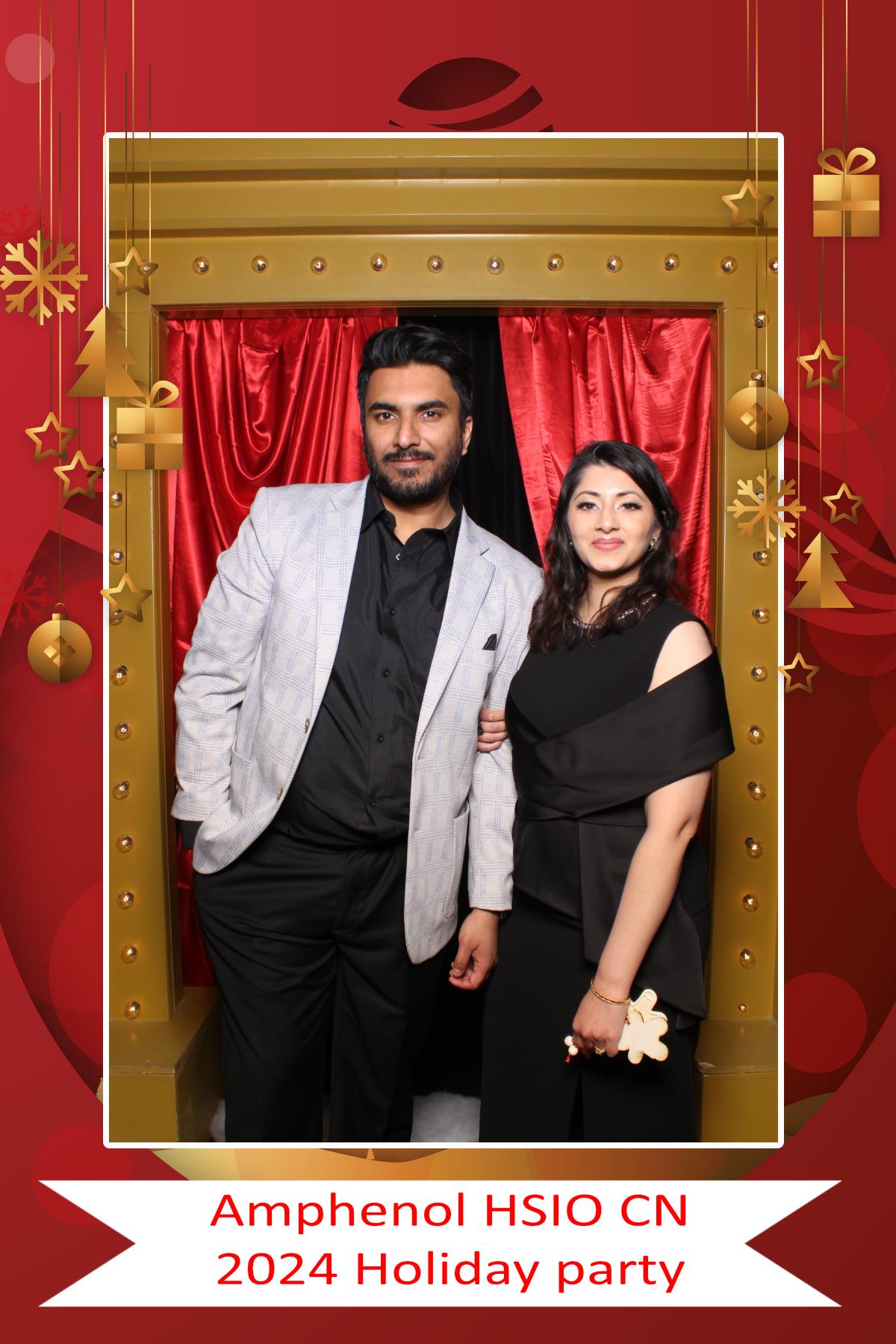 Amphenol HSIO CN Holiday Party | View more photos from the event at gallery.myselfiemirror.ca/u/romanmyselfiemirrorca/Amphenol-HSIO-CN-Holiday-Party