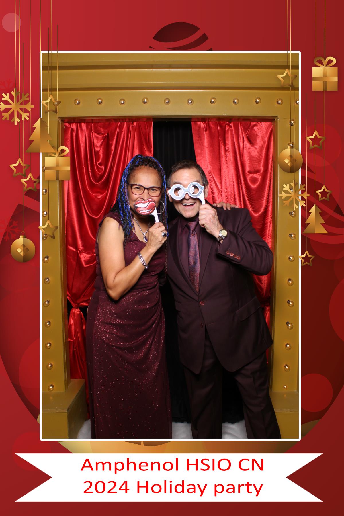 Amphenol HSIO CN Holiday Party | View more photos from the event at gallery.myselfiemirror.ca/u/romanmyselfiemirrorca/Amphenol-HSIO-CN-Holiday-Party
