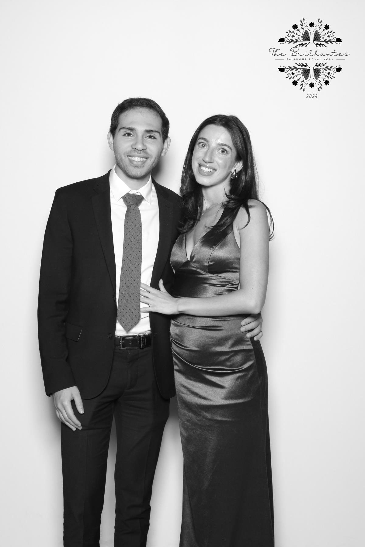 Amy & Alex | View more photos from the event at gallery.myselfiemirror.ca/u/romanmyselfiemirrorca/Amy-Alex