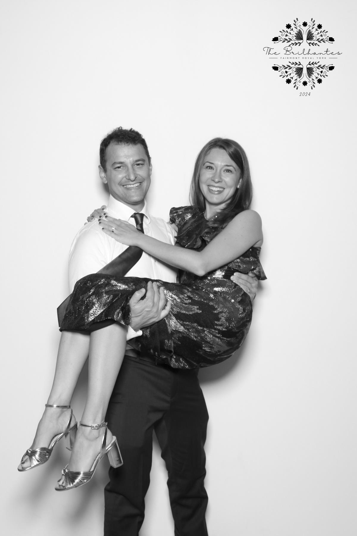 Amy & Alex | View more photos from the event at gallery.myselfiemirror.ca/u/romanmyselfiemirrorca/Amy-Alex