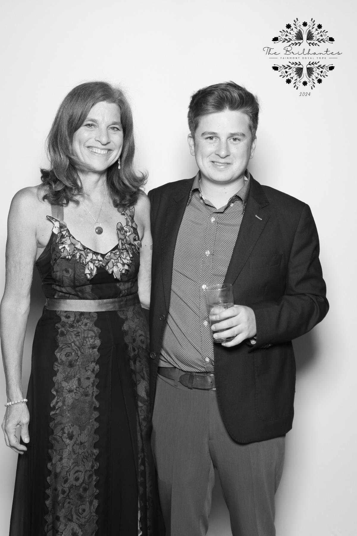 Amy & Alex | View more photos from the event at gallery.myselfiemirror.ca/u/romanmyselfiemirrorca/Amy-Alex