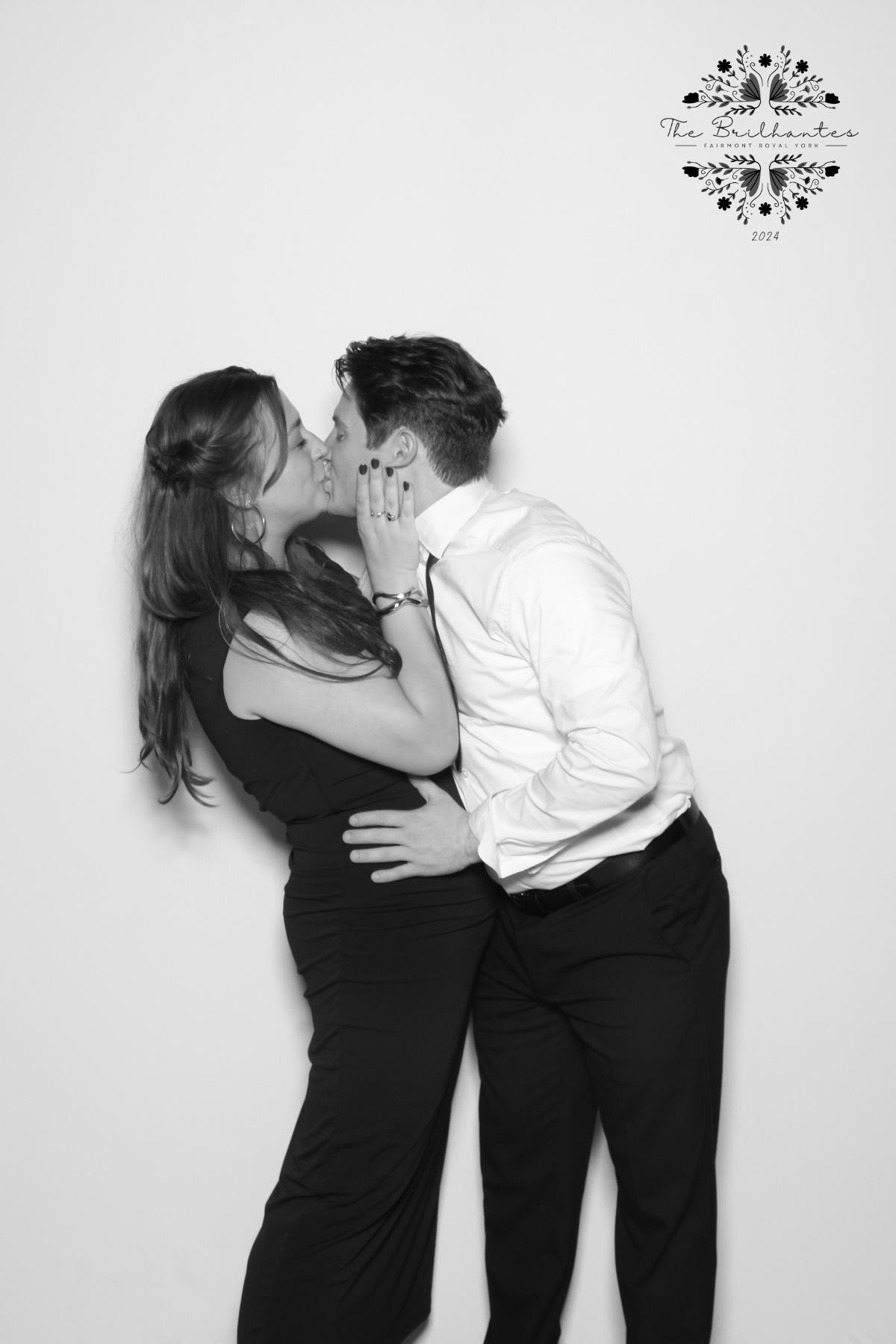 Amy & Alex | View more photos from the event at gallery.myselfiemirror.ca/u/romanmyselfiemirrorca/Amy-Alex