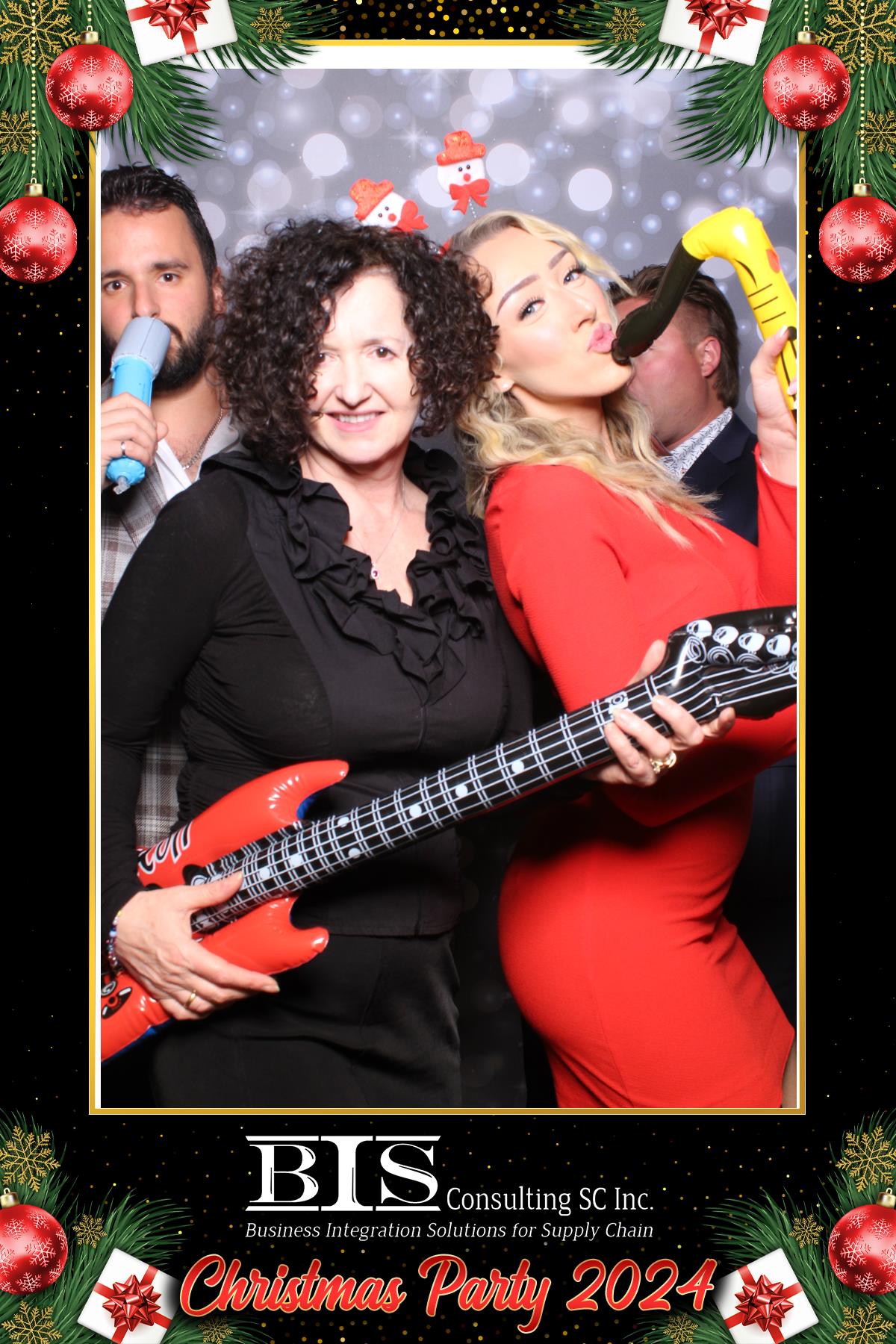 BIS Christmas Party 2024 | View more photos from the event at gallery.myselfiemirror.ca/u/romanmyselfiemirrorca/BIS-Christmas-Party-2024
