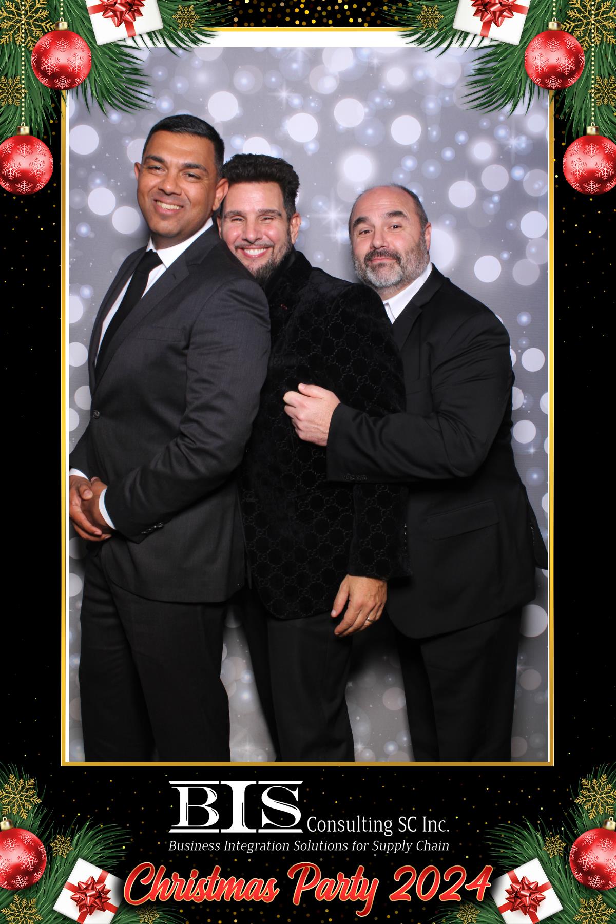 BIS Christmas Party 2024 | View more photos from the event at gallery.myselfiemirror.ca/u/romanmyselfiemirrorca/BIS-Christmas-Party-2024