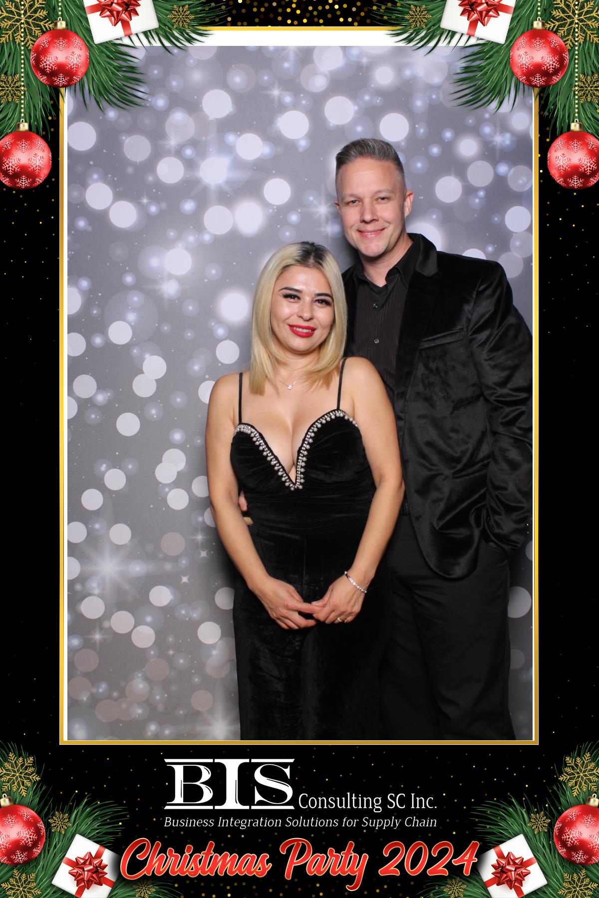 BIS Christmas Party 2024 | View more photos from the event at gallery.myselfiemirror.ca/u/romanmyselfiemirrorca/BIS-Christmas-Party-2024