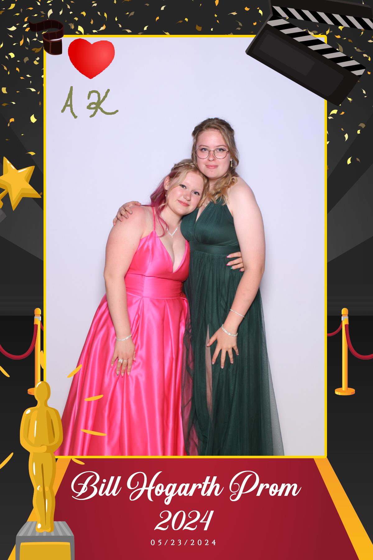Bill Hogarth Prom 2024 | View more photos from the event at gallery.myselfiemirror.ca/u/romanmyselfiemirrorca/Bill-Hogarth-Prom-2024