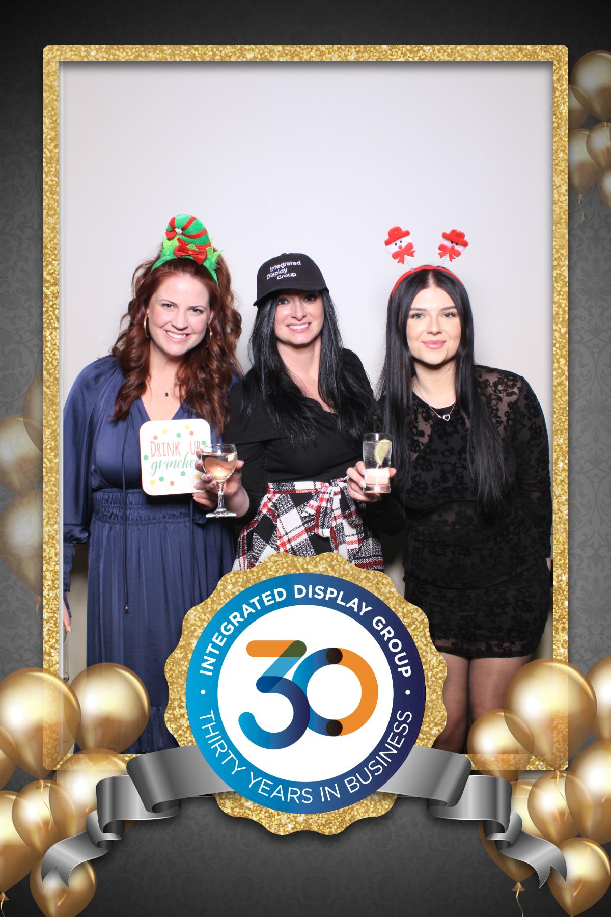 Integrated Display Holiday Party  | View more photos from the event at gallery.myselfiemirror.ca/u/romanmyselfiemirrorca/Integrated-Display-Holiday-Party