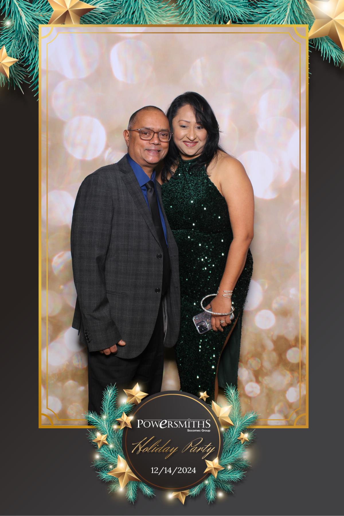 Powersmiths Holiday Party | View more photos from the event at gallery.myselfiemirror.ca/u/romanmyselfiemirrorca/Powersmiths-Holiday-Party