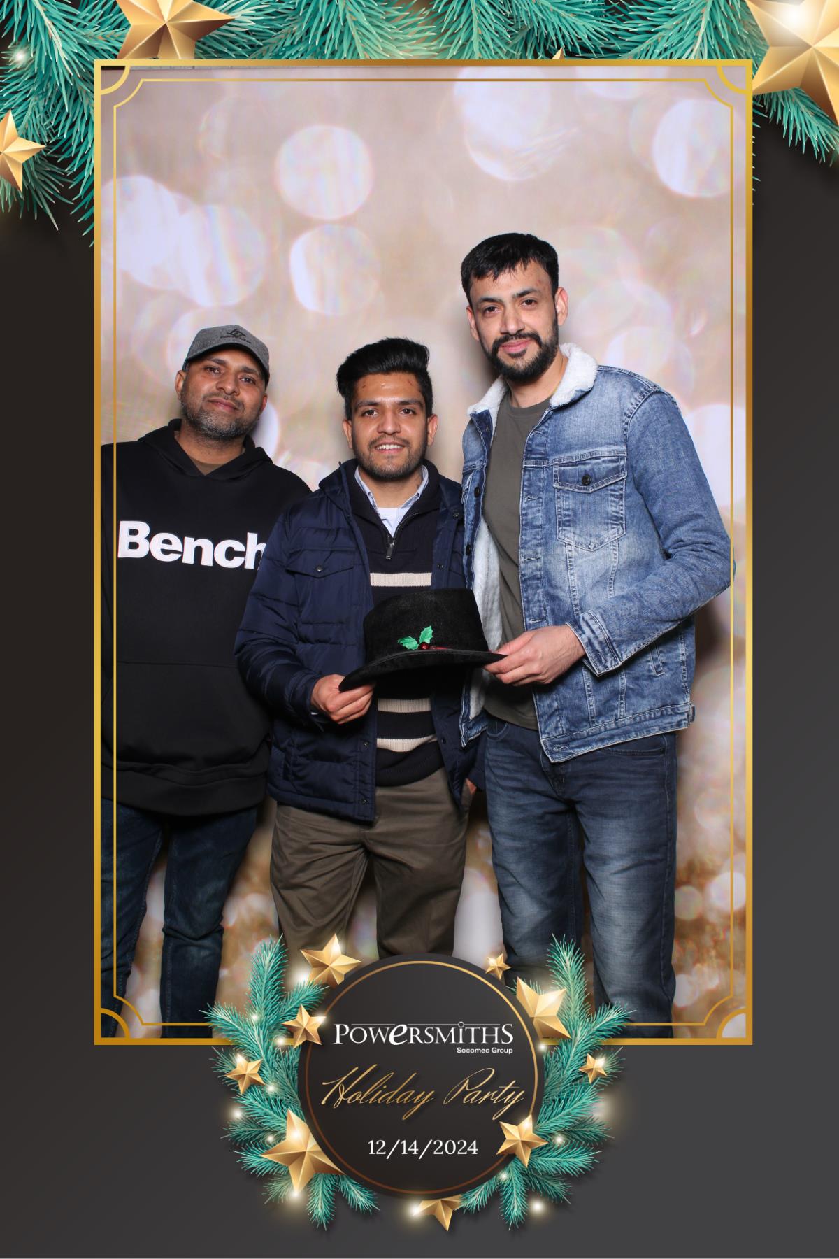 Powersmiths Holiday Party | View more photos from the event at gallery.myselfiemirror.ca/u/romanmyselfiemirrorca/Powersmiths-Holiday-Party