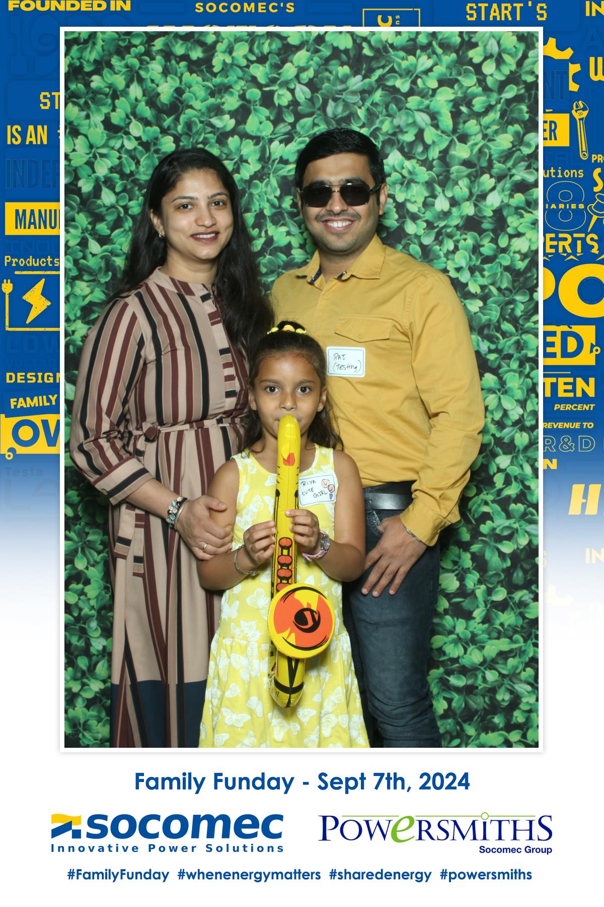 Socomec Family Fun Day  | View more photos from the event at gallery.myselfiemirror.ca/u/romanmyselfiemirrorca/Socomec-Family-Fun-Day
