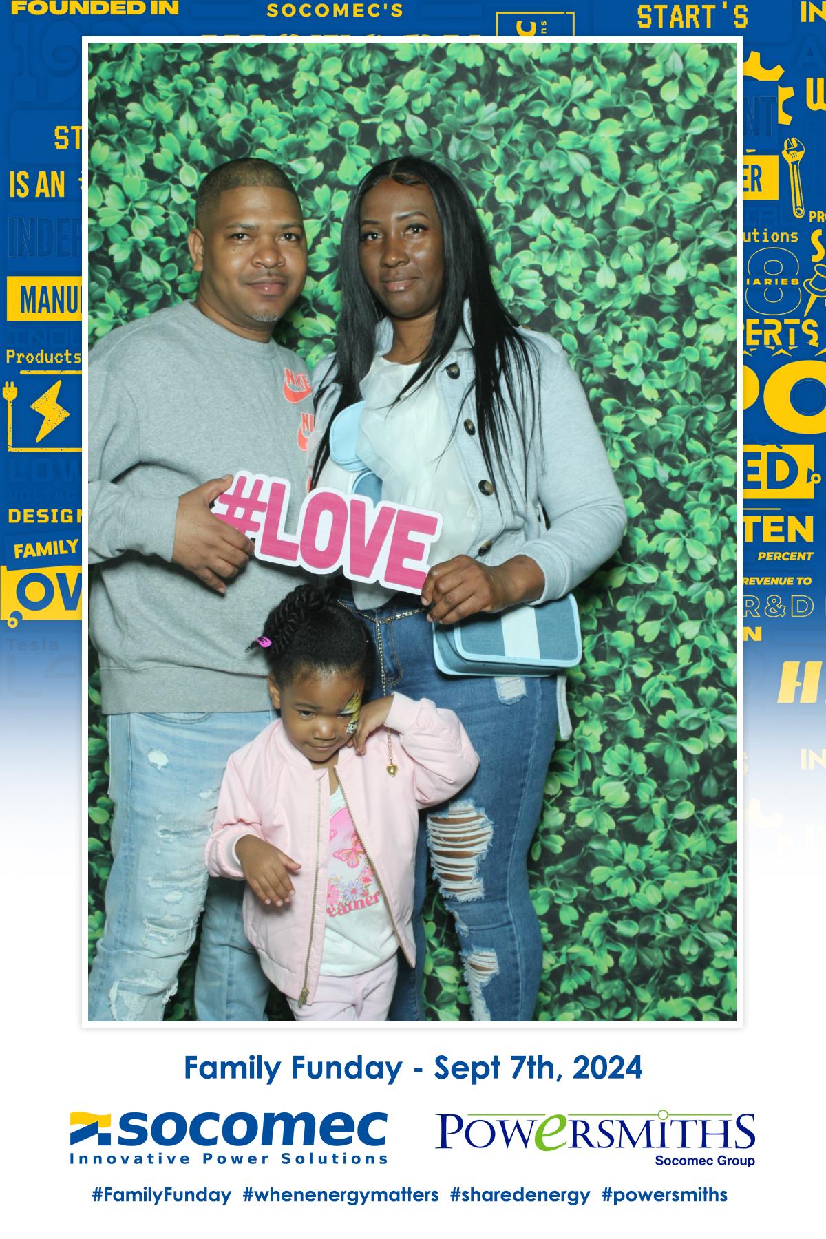 Socomec Family Fun Day  | View more photos from the event at gallery.myselfiemirror.ca/u/romanmyselfiemirrorca/Socomec-Family-Fun-Day
