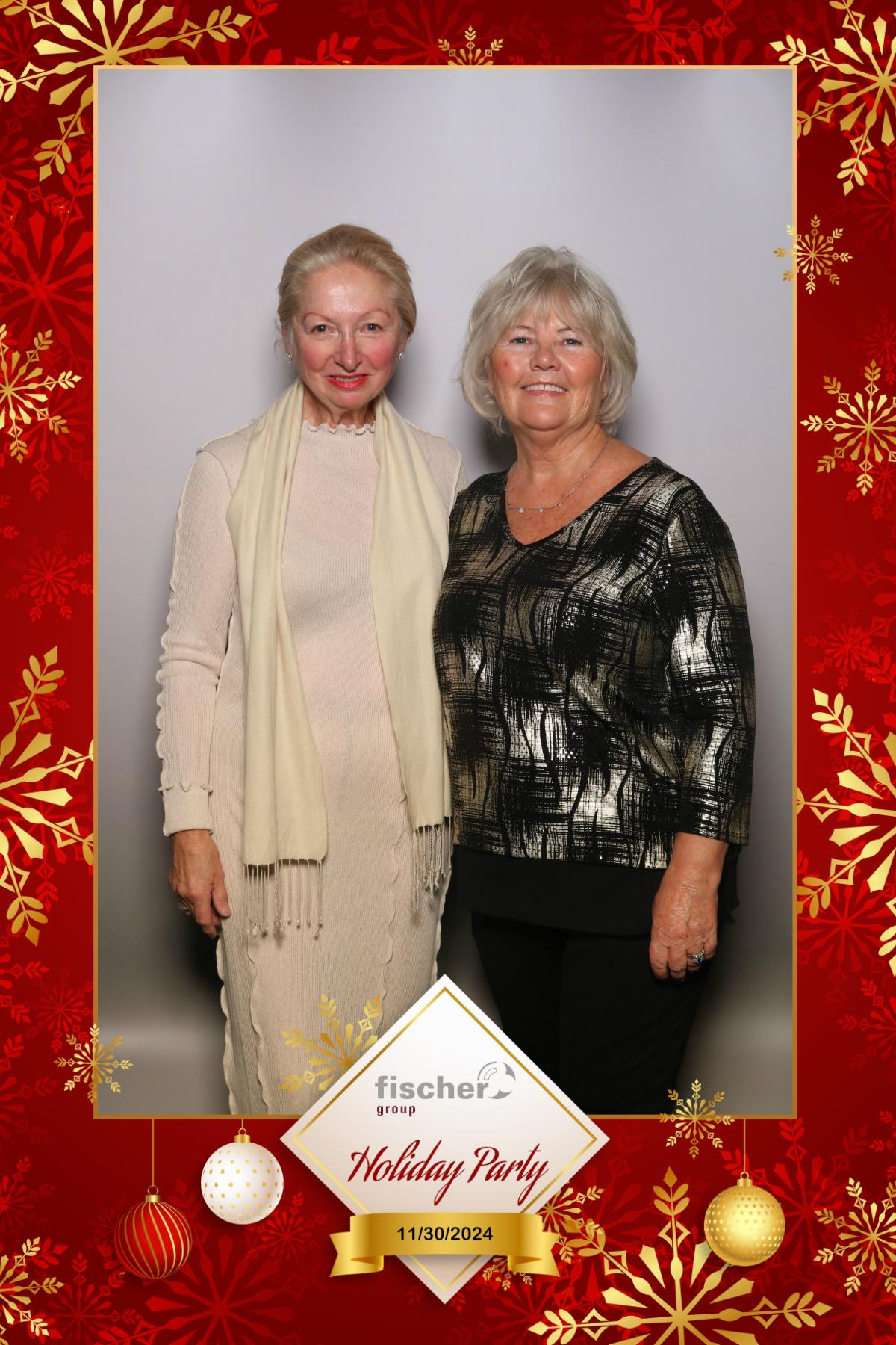 fischer Canada Holiday Party  | View more photos from the event at gallery.myselfiemirror.ca/u/romanmyselfiemirrorca/fischer-Canada-Holiday-Party