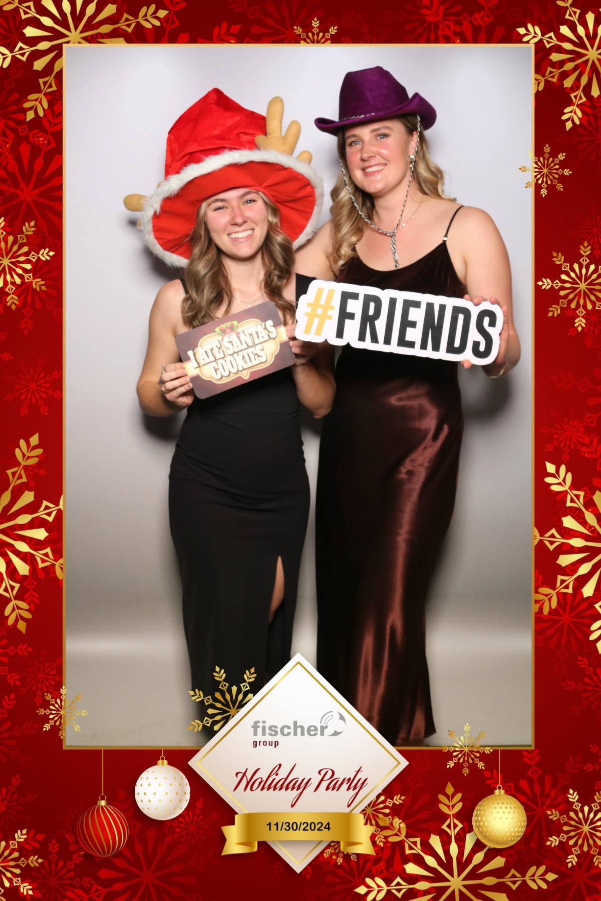 fischer Canada Holiday Party  | View more photos from the event at gallery.myselfiemirror.ca/u/romanmyselfiemirrorca/fischer-Canada-Holiday-Party