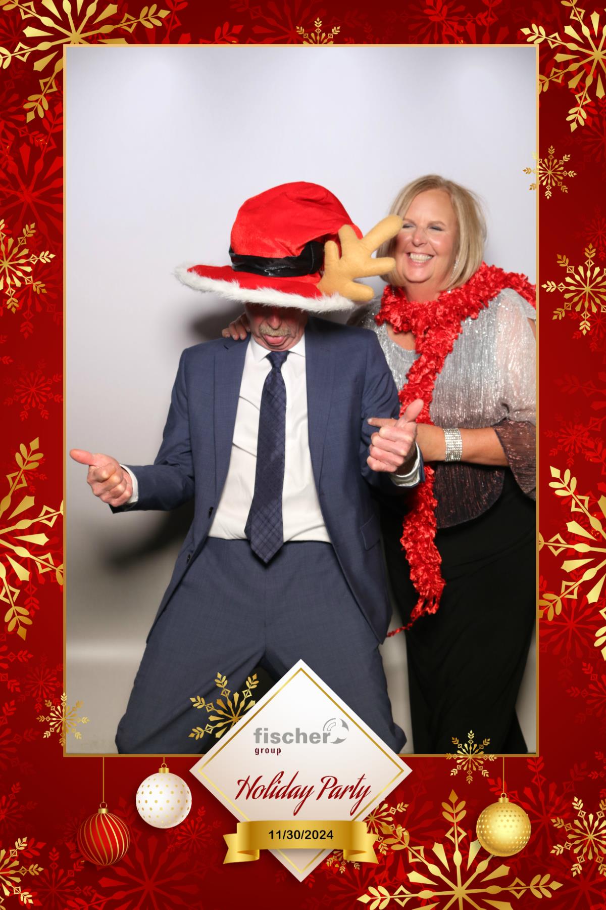 fischer Canada Holiday Party  | View more photos from the event at gallery.myselfiemirror.ca/u/romanmyselfiemirrorca/fischer-Canada-Holiday-Party