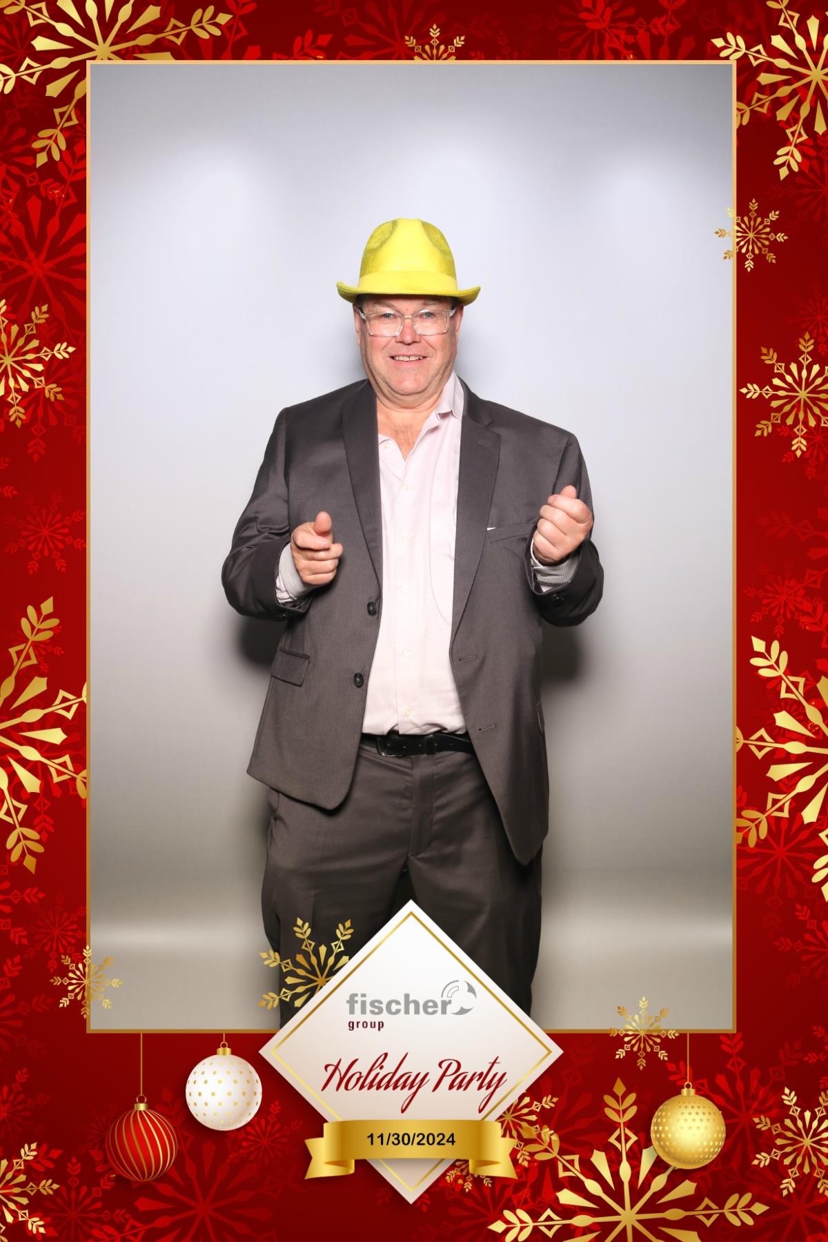 fischer Canada Holiday Party  | View more photos from the event at gallery.myselfiemirror.ca/u/romanmyselfiemirrorca/fischer-Canada-Holiday-Party