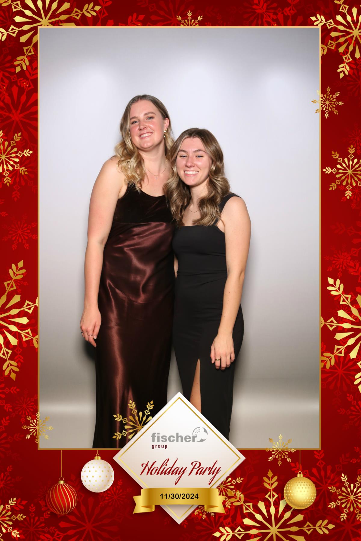 fischer Canada Holiday Party  | View more photos from the event at gallery.myselfiemirror.ca/u/romanmyselfiemirrorca/fischer-Canada-Holiday-Party