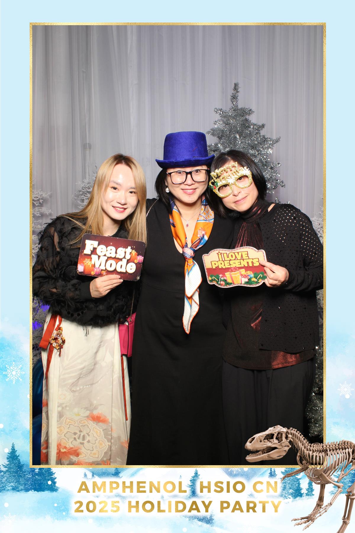 Amphenol-HSIO Holiday Party | View more photos from the event at gallery.myselfiemirror.ca/u/romanmyselfiemirrorca/Amphenol-HSIO-Holiday-Party