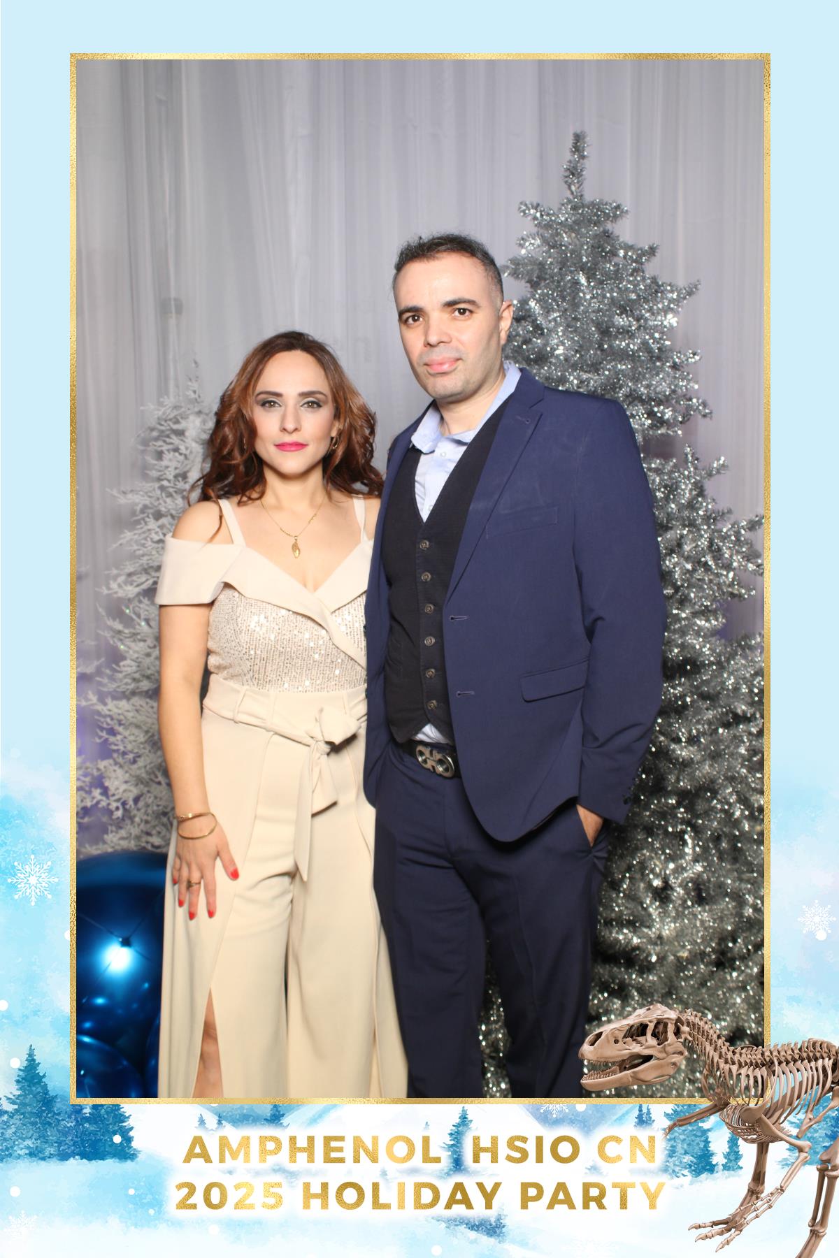 Amphenol-HSIO Holiday Party | View more photos from the event at gallery.myselfiemirror.ca/u/romanmyselfiemirrorca/Amphenol-HSIO-Holiday-Party