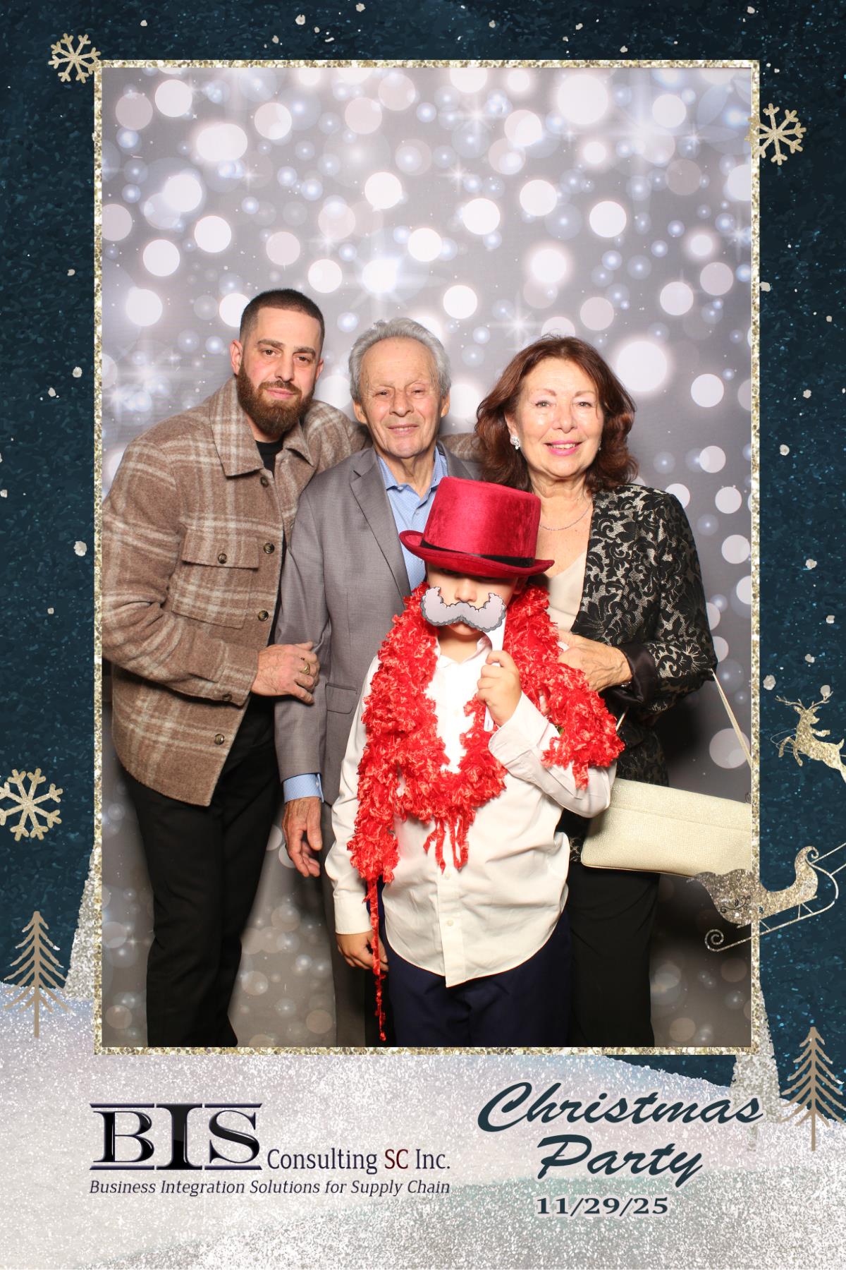 BIS Consulting Christmas Party | View more photos from the event at gallery.myselfiemirror.ca/u/romanmyselfiemirrorca/BIS-Consulting-Christmas-Party