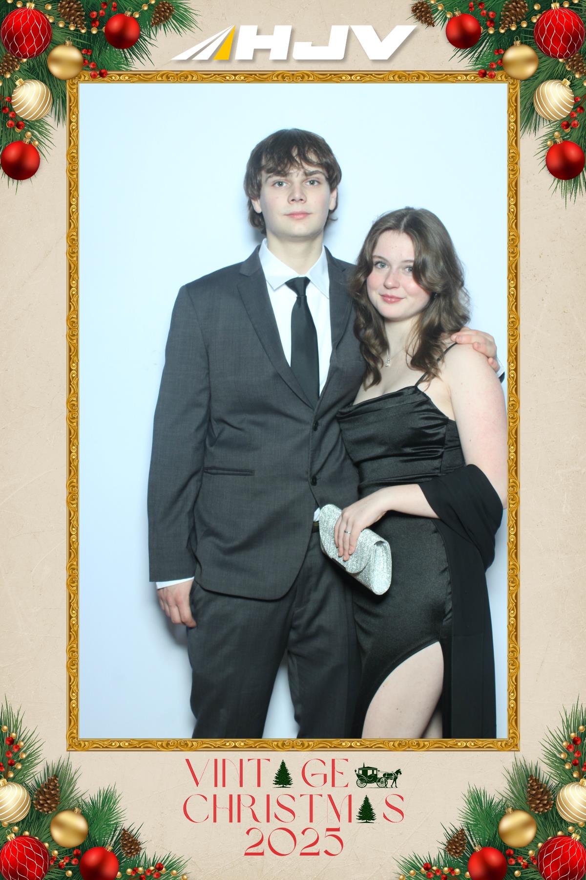 HJV Vintage Christmas 2025 | View more photos from the event at gallery.myselfiemirror.ca/u/romanmyselfiemirrorca/HJV-Vintage-Christmas-2025