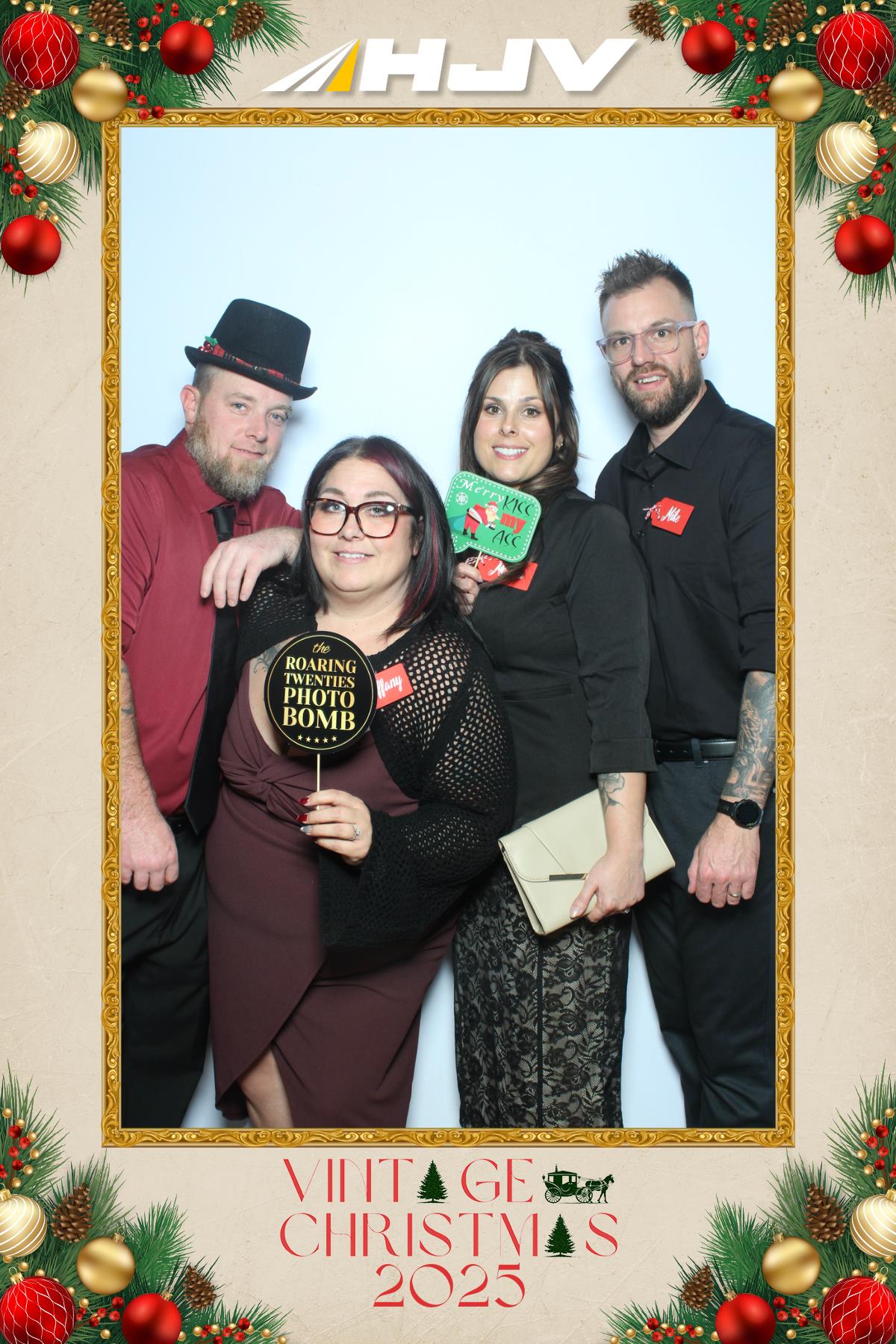 HJV Vintage Christmas 2025 | View more photos from the event at gallery.myselfiemirror.ca/u/romanmyselfiemirrorca/HJV-Vintage-Christmas-2025
