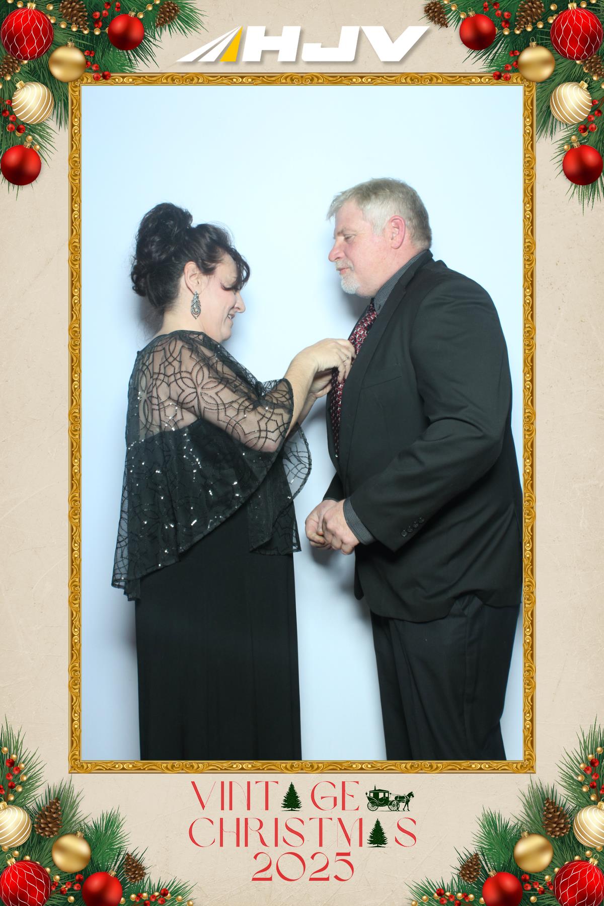 HJV Vintage Christmas 2025 | View more photos from the event at gallery.myselfiemirror.ca/u/romanmyselfiemirrorca/HJV-Vintage-Christmas-2025