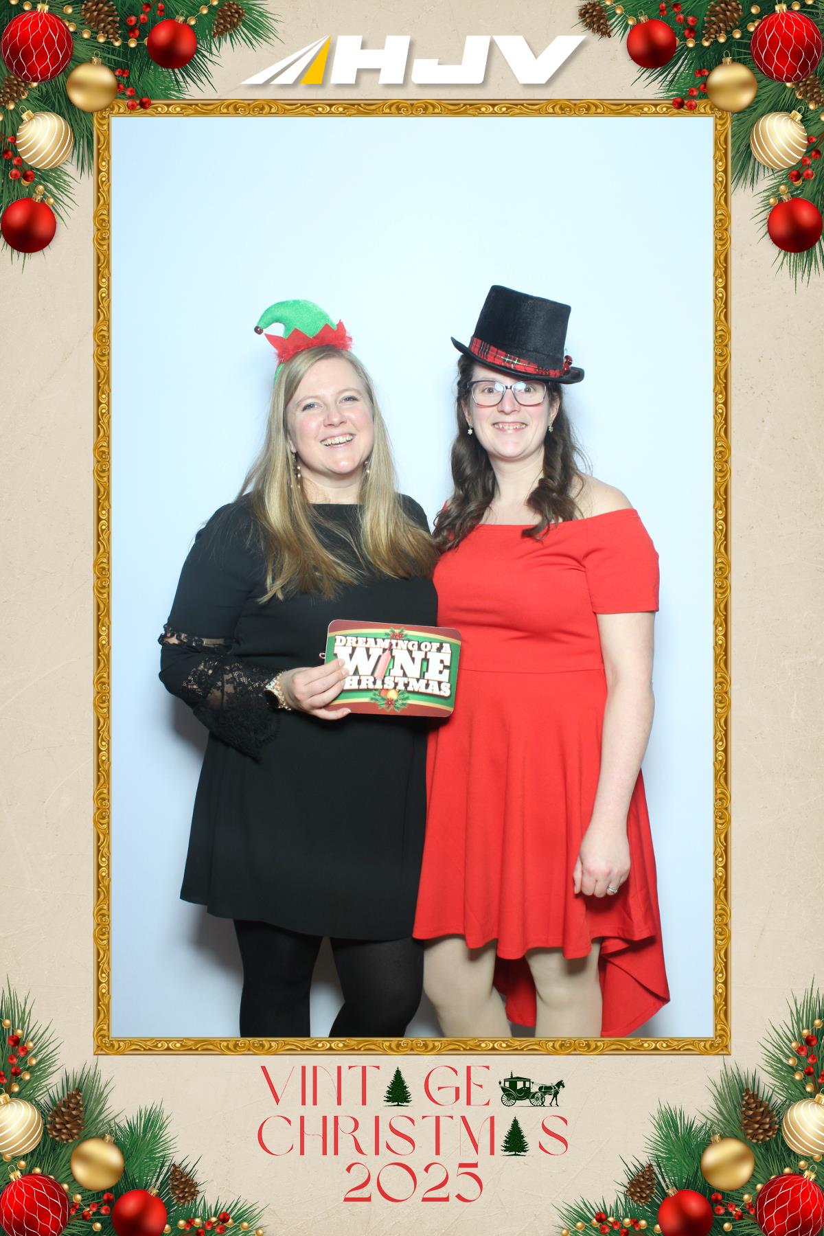 HJV Vintage Christmas 2025 | View more photos from the event at gallery.myselfiemirror.ca/u/romanmyselfiemirrorca/HJV-Vintage-Christmas-2025