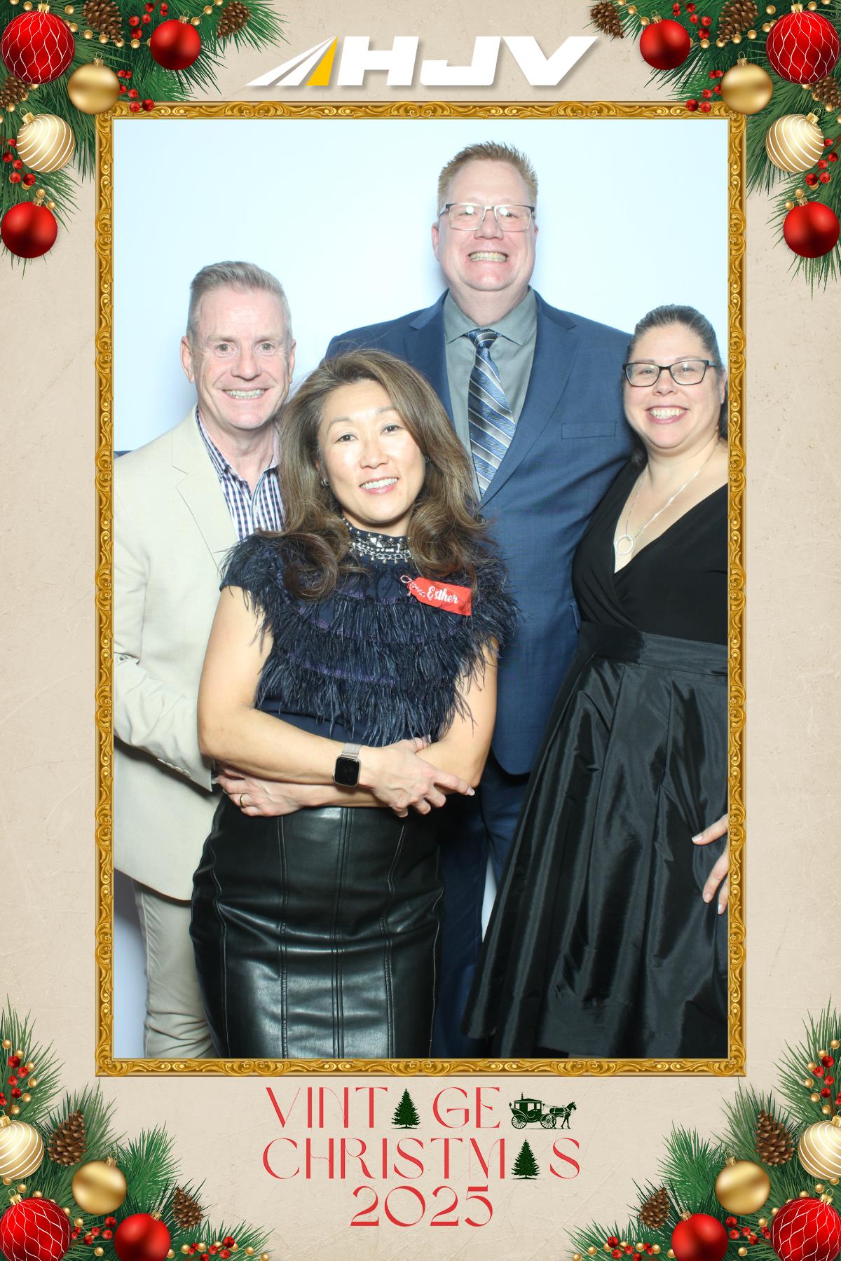 HJV Vintage Christmas 2025 | View more photos from the event at gallery.myselfiemirror.ca/u/romanmyselfiemirrorca/HJV-Vintage-Christmas-2025