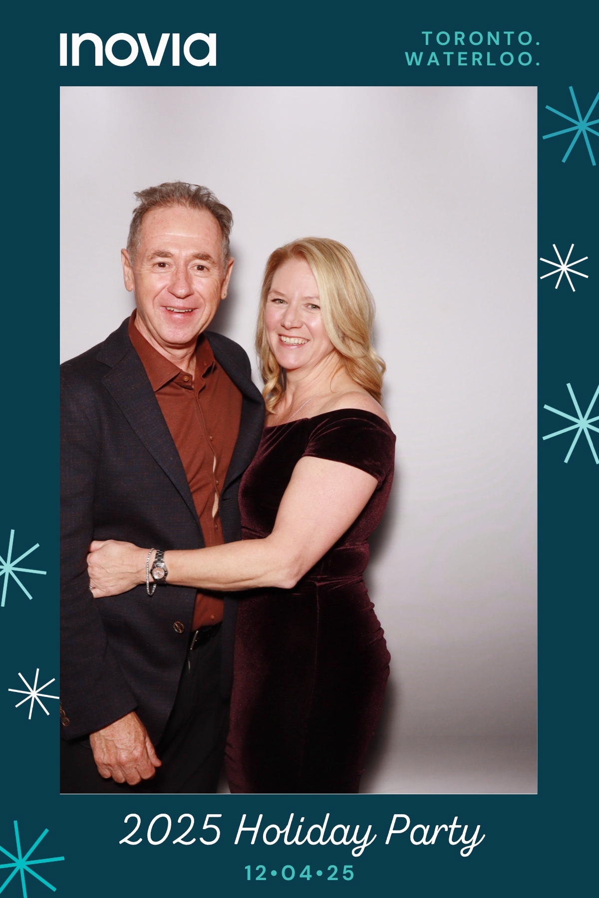 Inovia Holiday Party | View more photos from the event at gallery.myselfiemirror.ca/u/romanmyselfiemirrorca/Inovia-Holiday-Party