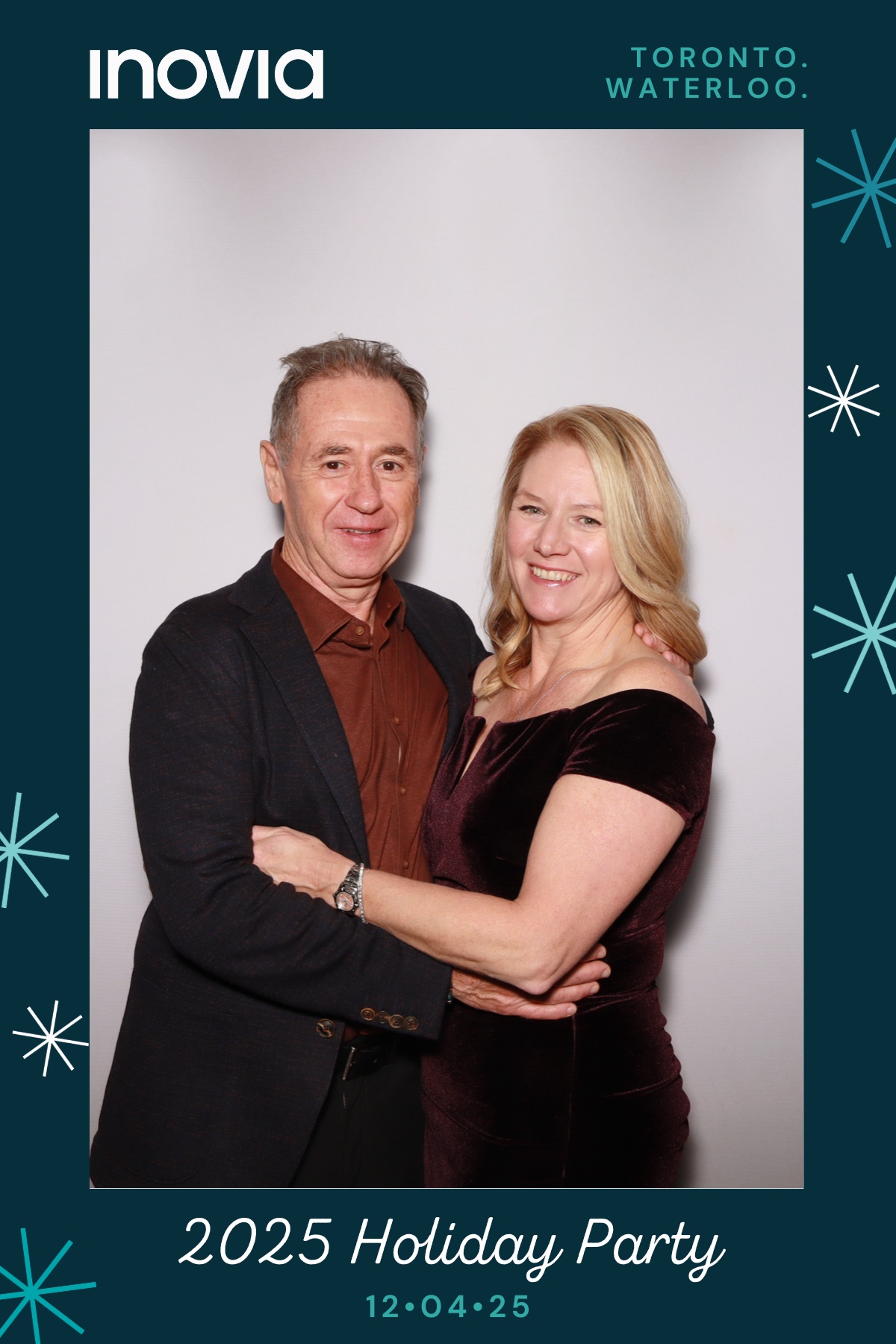 Inovia Holiday Party | View more photos from the event at gallery.myselfiemirror.ca/u/romanmyselfiemirrorca/Inovia-Holiday-Party